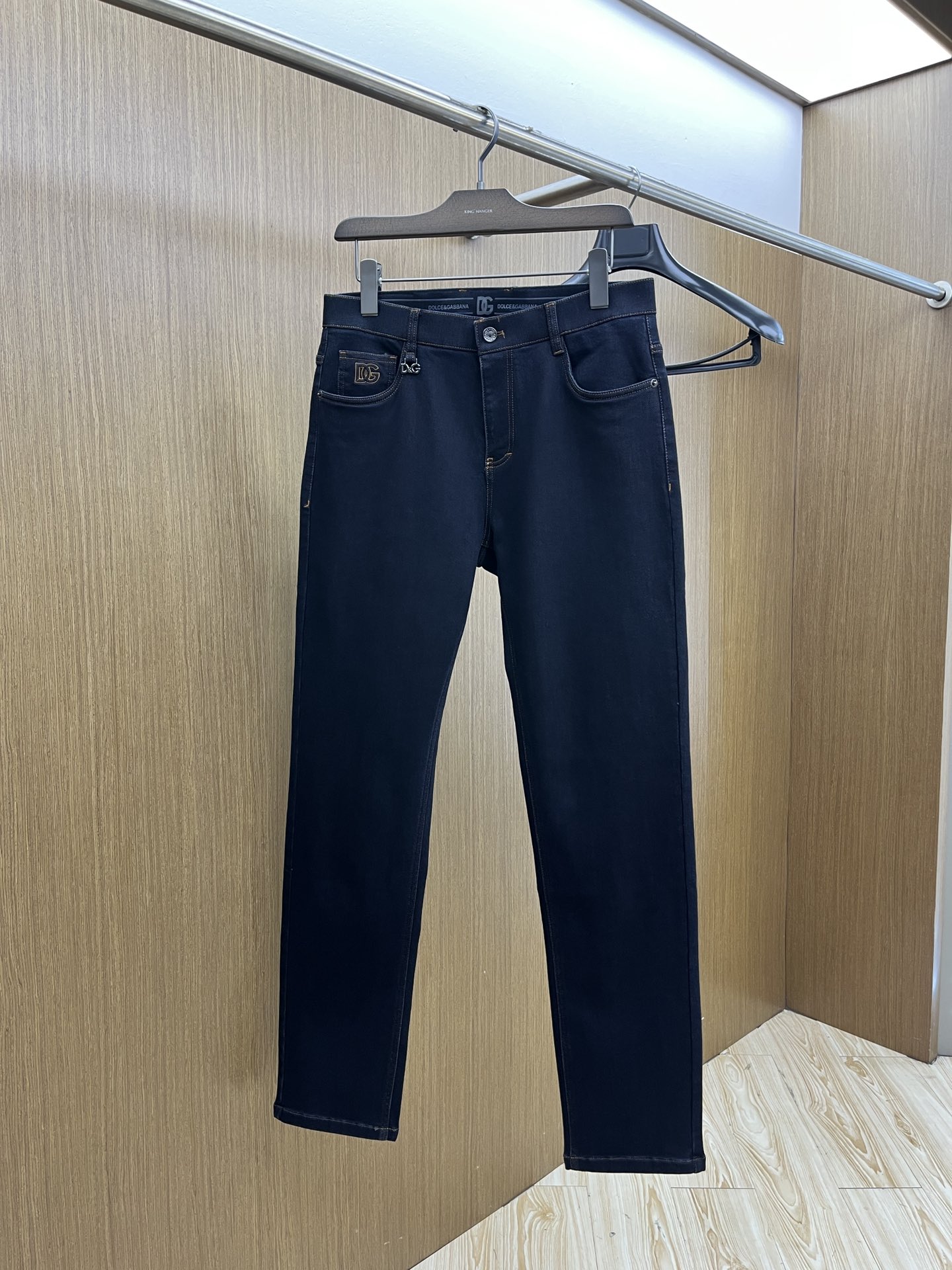 秋冬 DG 🔥🔥秋冬新品休闲牛仔裤 👖官网同步发售，裤身工艺设计，进口客供辅料、面料定制，代工厂出品免检