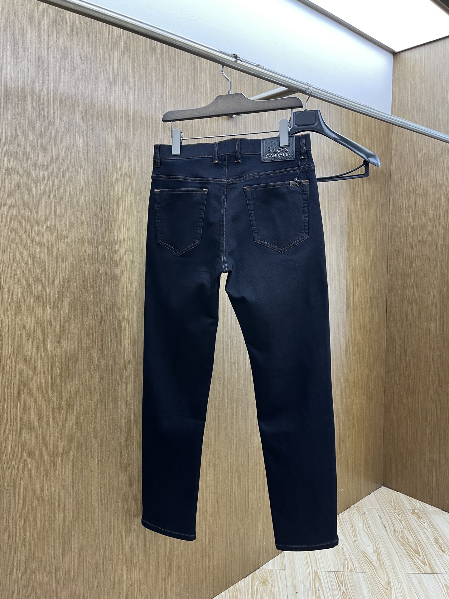 秋冬 DG 🔥🔥秋冬新品休闲牛仔裤 👖官网同步发售，裤身工艺设计，进口客供辅料、面料定制，代工厂出品免检