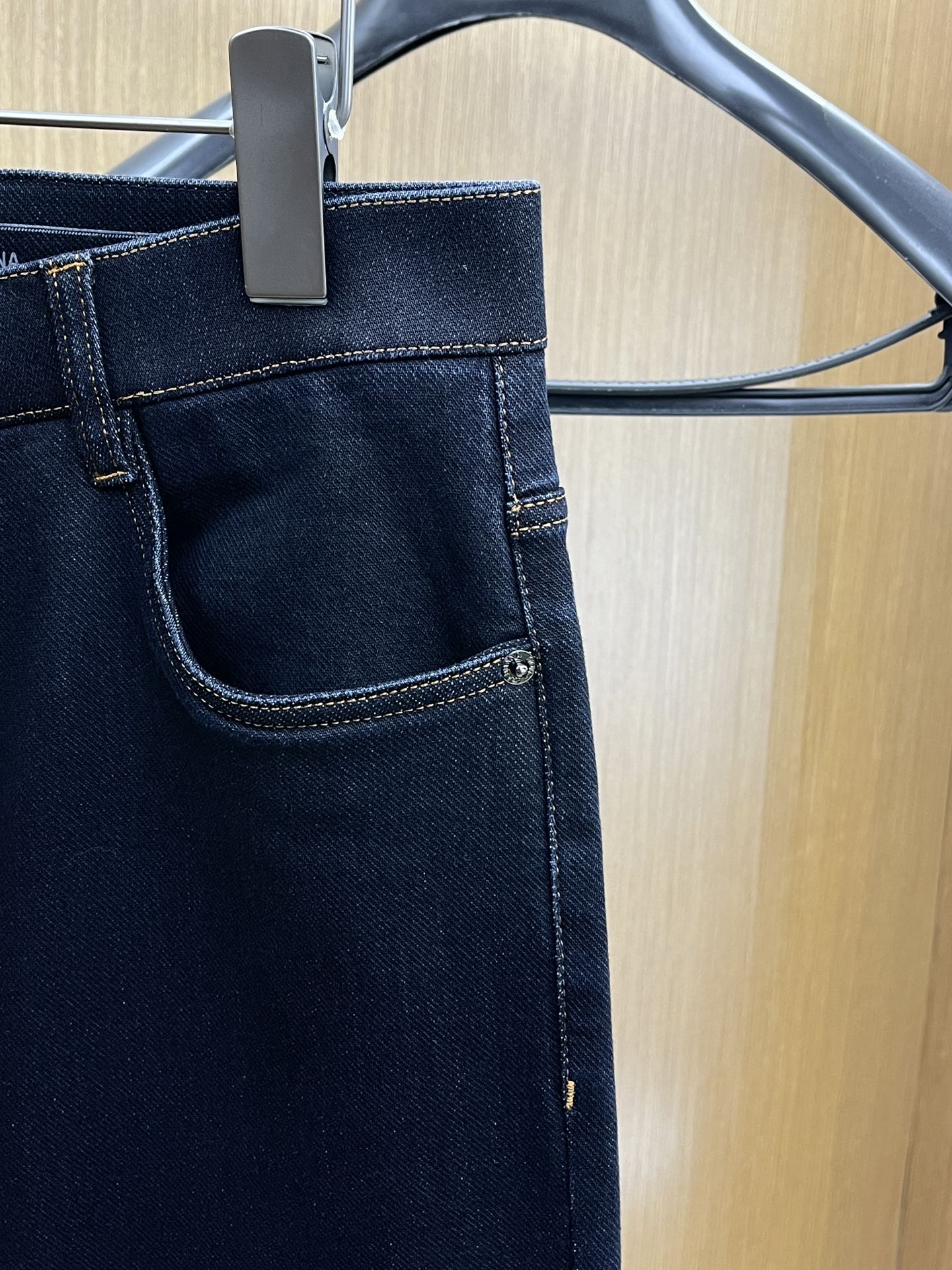 秋冬 DG 🔥🔥秋冬新品休闲牛仔裤 👖官网同步发售，裤身工艺设计，进口客供辅料、面料定制，代工厂出品免检