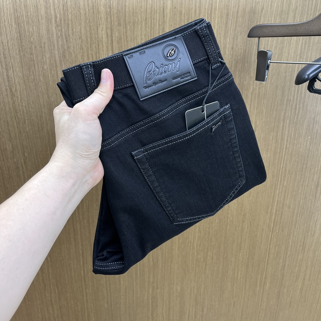 NO:539509,Autumn and Winter Bunol's new casual jeans are available simultaneously on the official website, trouser body craft design, imported customer-supplied auxiliary materials, fabric customization, and OEM products are free of inspection!  Every detail is the ultimate, the original hardware accessories are trendy and stylish, and they are a must-have item for trendy people!  Original single production of fh12!  Number of codes 29-38 None 35.37, jeans,alexander wang19860909秋冬 Bunol秋冬新品休闲牛仔裤 官网同步发售,裤身工艺设计,进口客供辅料、面料定制,代工厂出品免检！每个细节做到极致,原版五金配件,潮范十足、上身有型帅气,潮人必备单品！ fh12原单出品！ 码数29-38无35.37,,jeans,alexander wang,Men's clothing