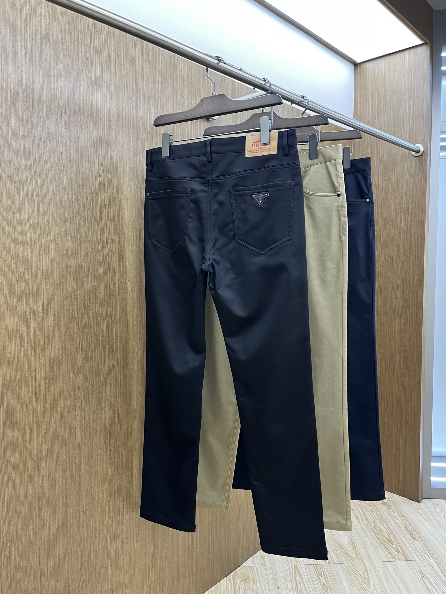 价格修正 秋冬 PD 🔥🔥秋冬新品休闲牛仔裤 👖官网同步发售，裤身工艺设计，进口客供辅料、面料定制，代工