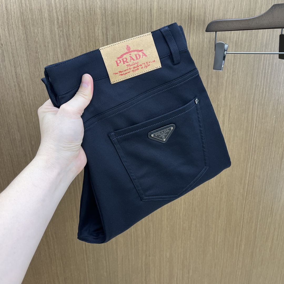 NO:539510,Autumn and Winter PD Autumn and Winter New Casual Jeans are available simultaneously on the official website, trouser body craft design, imported customer-supplied auxiliary materials, fabric customization, and OEM products are free of inspection!  Every detail is the ultimate, the original hardware accessories are full of trendy style, fjj top body is stylish and handsome, and a must-have item for trendy people!  Original production!  30-38 None 35 37, jeans,alexander wang19860909秋冬 PD 秋冬新品休闲牛仔裤 官网同步发售,裤身工艺设计,进口客供辅料、面料定制,代工厂出品免检！每个细节做到极致,原版五金配件,潮范十足、fjj上身有型帅气,潮人必备单品！原单出品！ 码数30-38无35 37,,jeans,alexander wang,Men's clothing