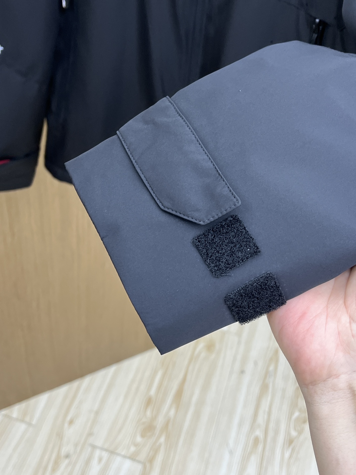 调价 秋冬 Mon 🔥秋冬新品#蒙口休闲连帽夹克外套 面料采用客供定制面料 面料细腻柔软上身舒适 原版五