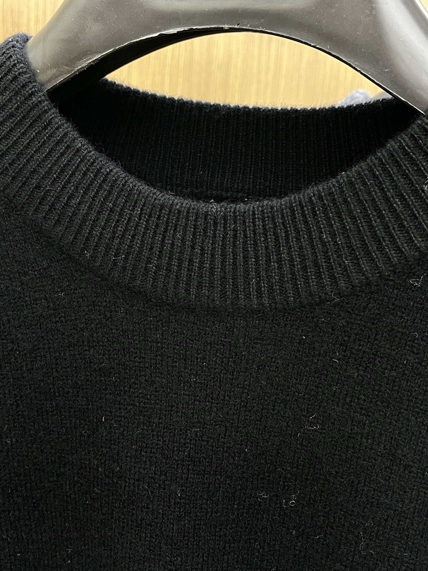 TB 秋冬新品贸易公司渠道稀出，领先官网发售！基础款纯色针织衫单穿叠穿的好选择，修身显瘦的合身版型款式简