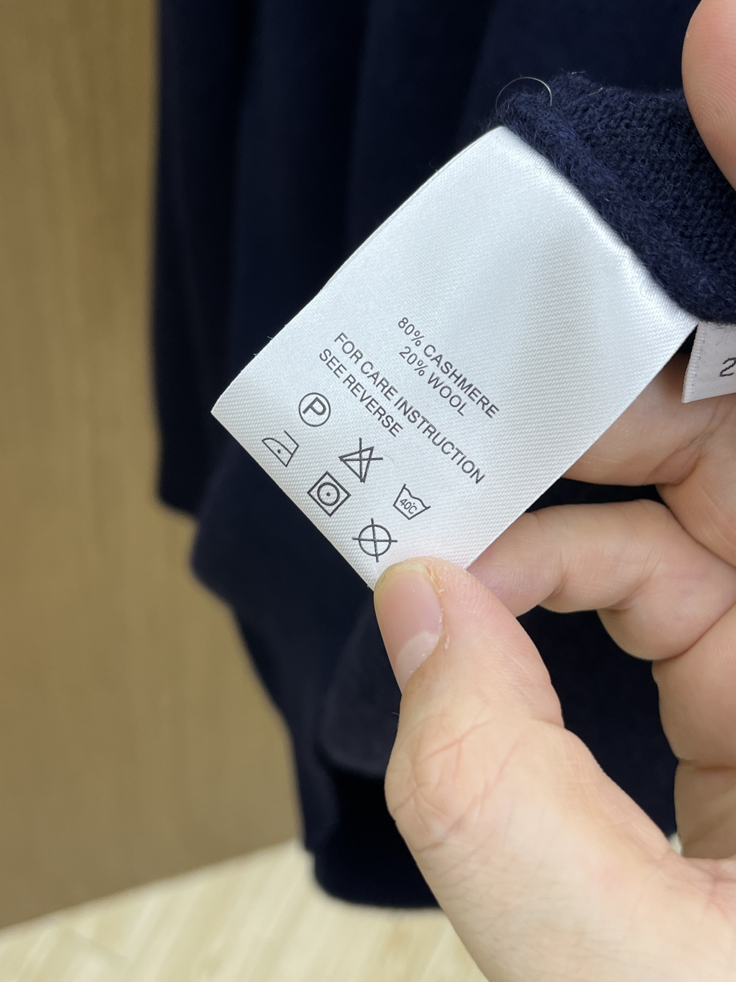 TB 秋冬新品贸易公司渠道稀出，领先官网发售！基础款纯色针织衫单穿叠穿的好选择，修身显瘦的合身版型款式简