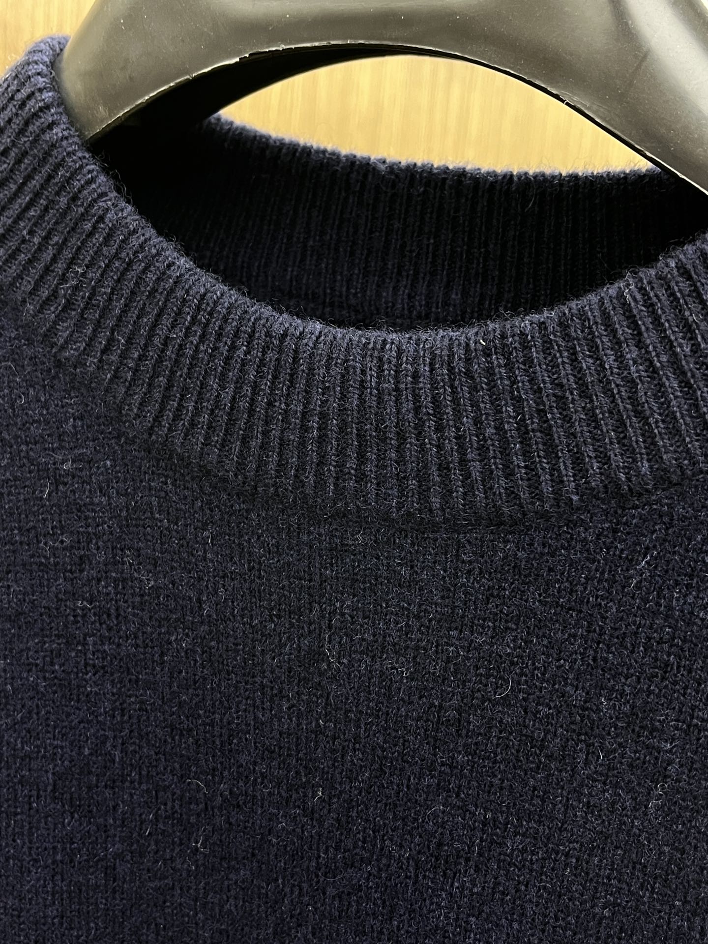 TB 秋冬新品贸易公司渠道稀出，领先官网发售！基础款纯色针织衫单穿叠穿的好选择，修身显瘦的合身版型款式简