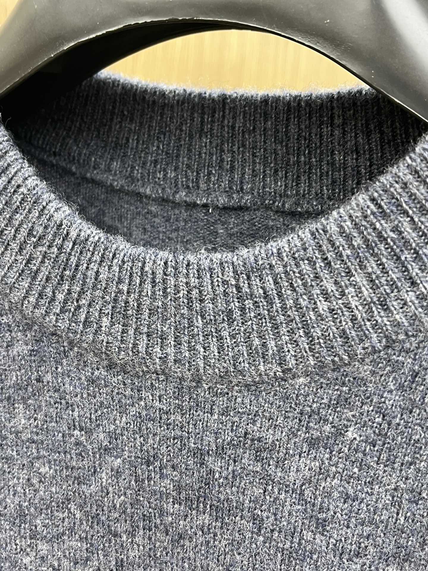 TB 秋冬新品贸易公司渠道稀出，领先官网发售！基础款纯色针织衫单穿叠穿的好选择，修身显瘦的合身版型款式简