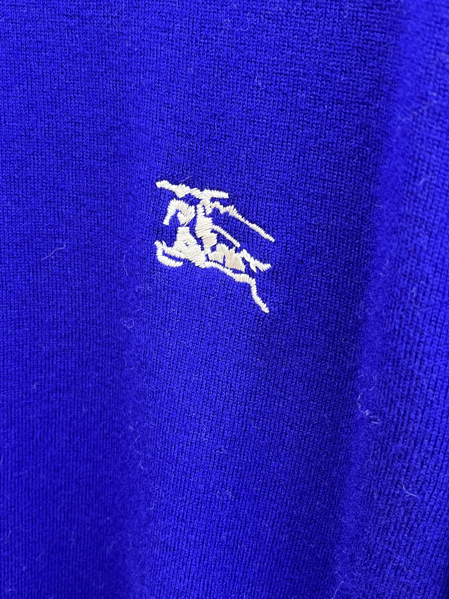 BBR 秋冬新品贸易公司渠道稀出，领先官网发售！基础款纯色针织衫单穿叠穿的好选择，修身显瘦的合身版型款式