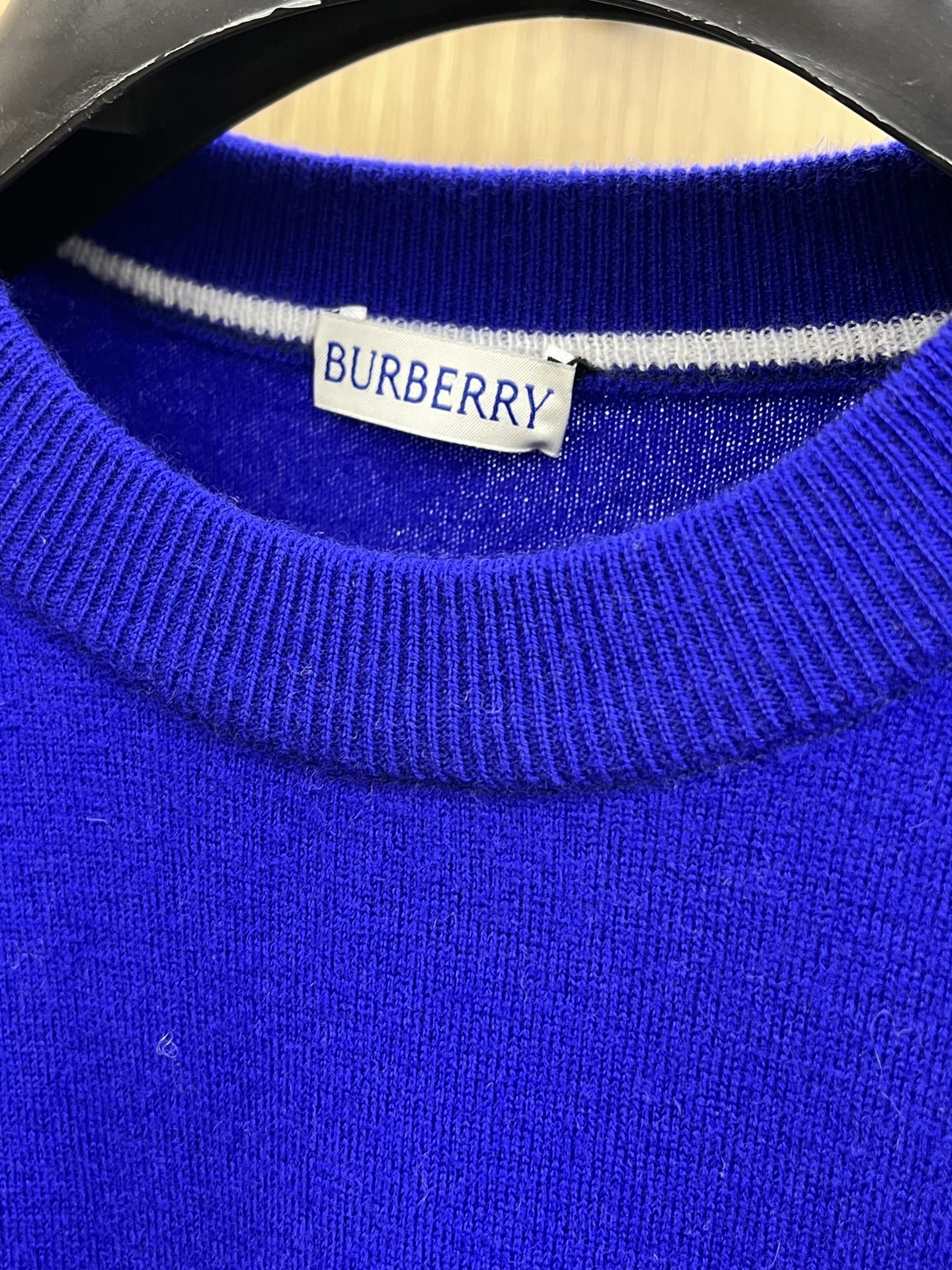 BBR 秋冬新品贸易公司渠道稀出，领先官网发售！基础款纯色针织衫单穿叠穿的好选择，修身显瘦的合身版型款式