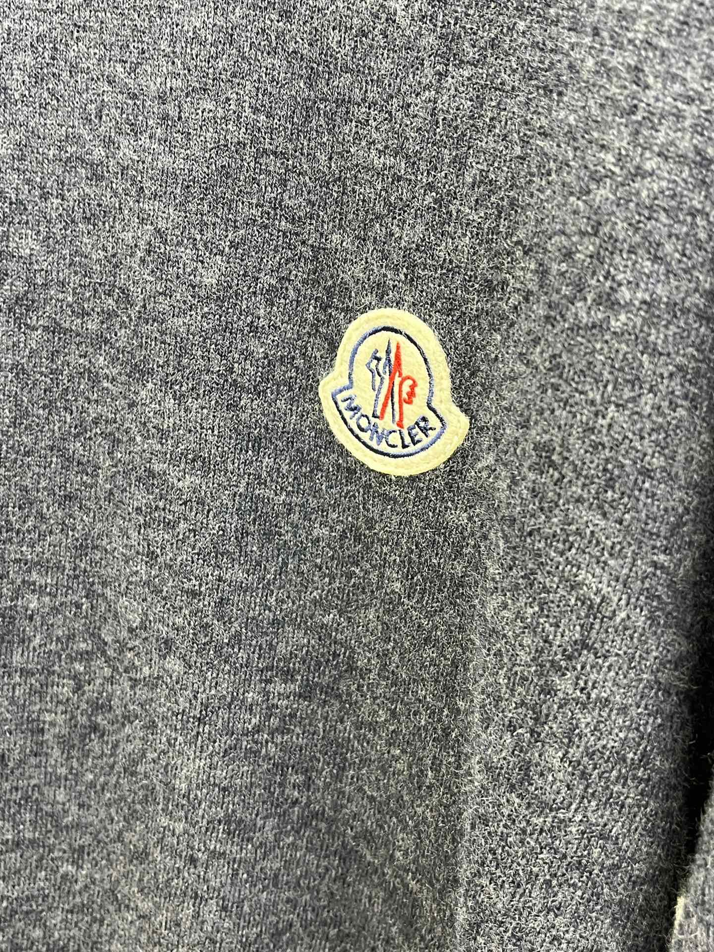 Mon 秋冬新品贸易公司渠道稀出，领先官网发售！基础款纯色针织衫单穿叠穿的好选择，修身显瘦的合身版型款式