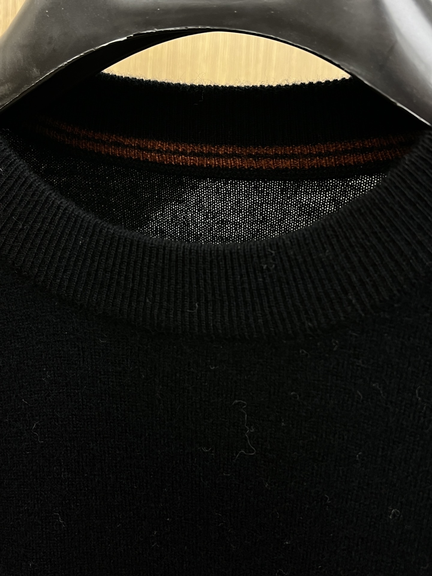 ZZ 秋冬新品贸易公司渠道稀出，领先官网发售！基础款纯色针织衫单穿叠穿的好选择，修身显瘦的合身版型款式简