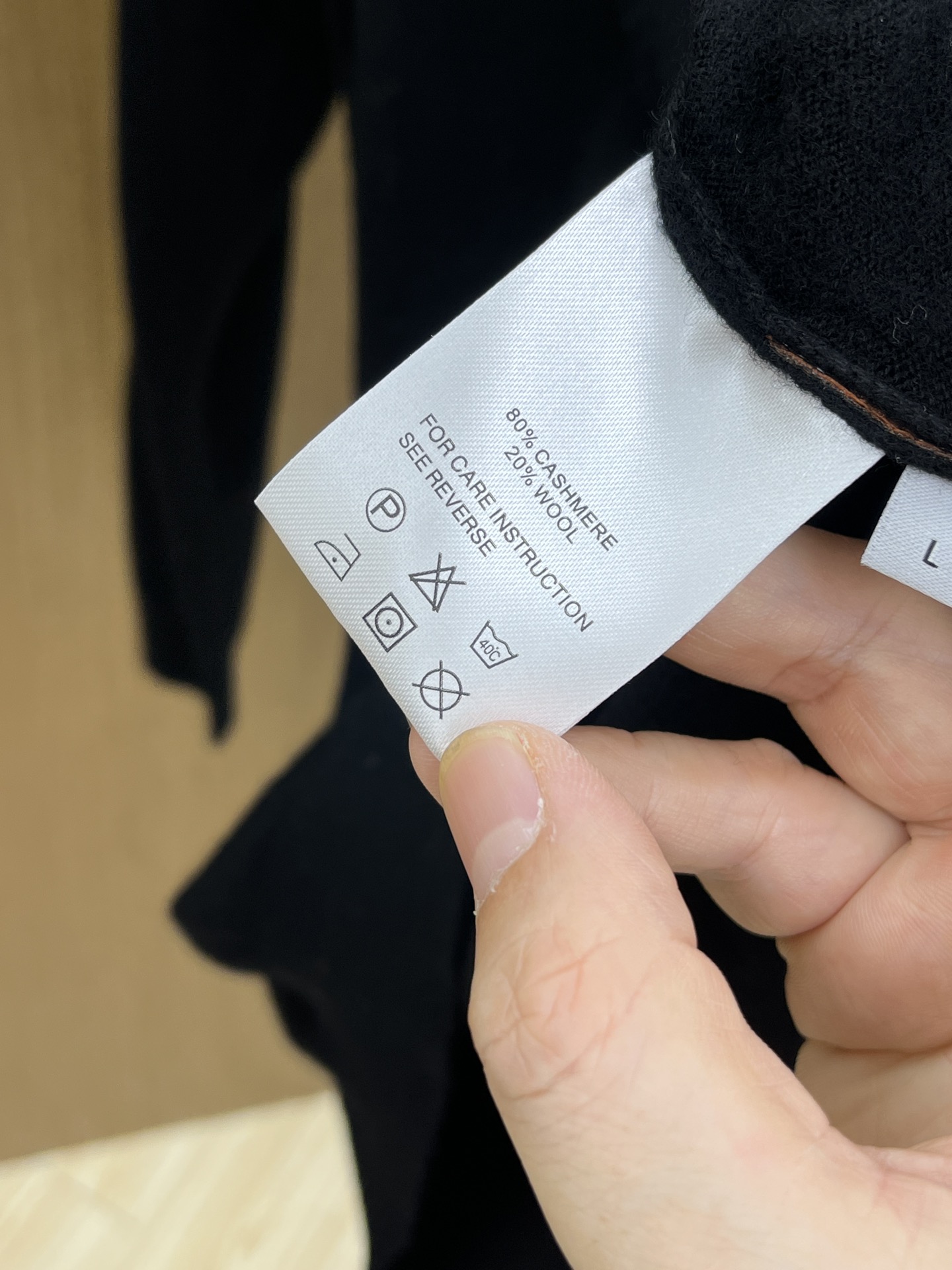 ZZ 秋冬新品贸易公司渠道稀出，领先官网发售！基础款纯色针织衫单穿叠穿的好选择，修身显瘦的合身版型款式简