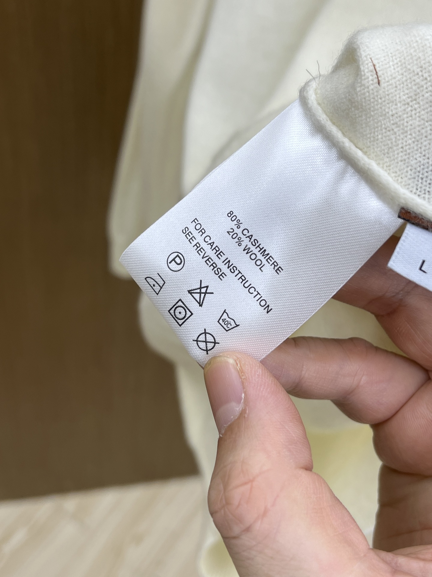 ZZ 秋冬新品贸易公司渠道稀出，领先官网发售！基础款纯色针织衫单穿叠穿的好选择，修身显瘦的合身版型款式简