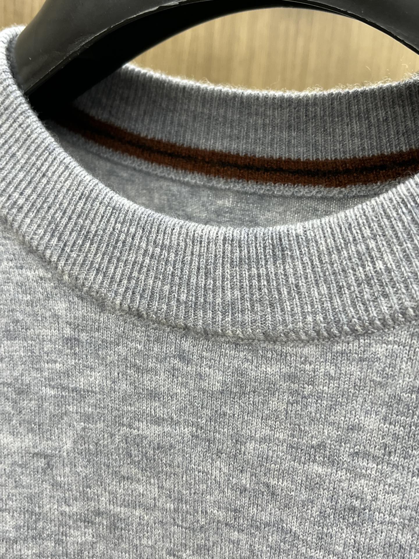 ZZ 秋冬新品贸易公司渠道稀出，领先官网发售！基础款纯色针织衫单穿叠穿的好选择，修身显瘦的合身版型款式简