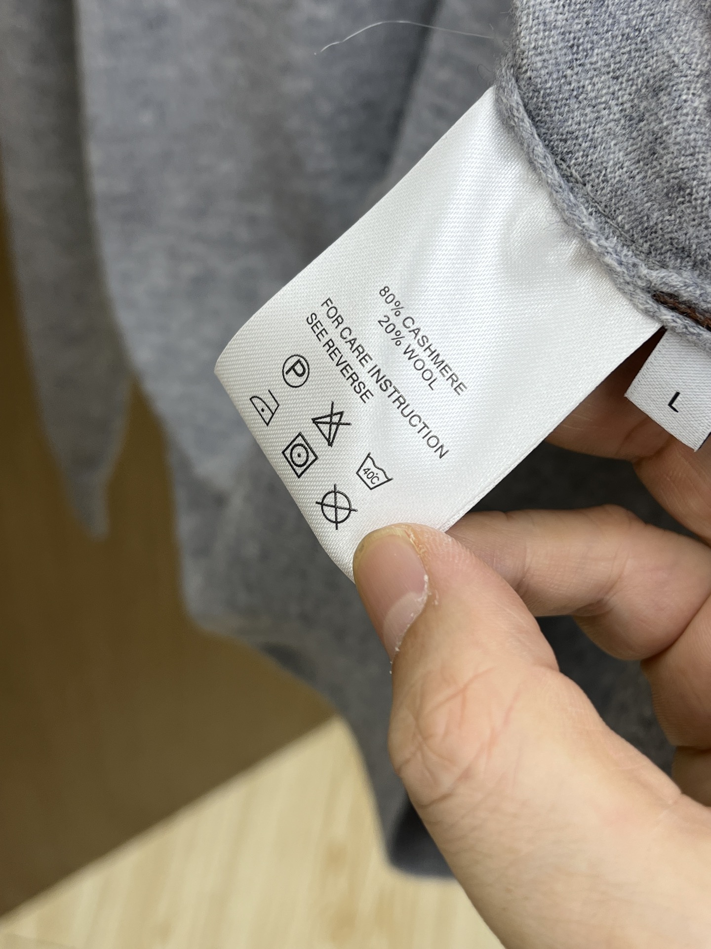 ZZ 秋冬新品贸易公司渠道稀出，领先官网发售！基础款纯色针织衫单穿叠穿的好选择，修身显瘦的合身版型款式简