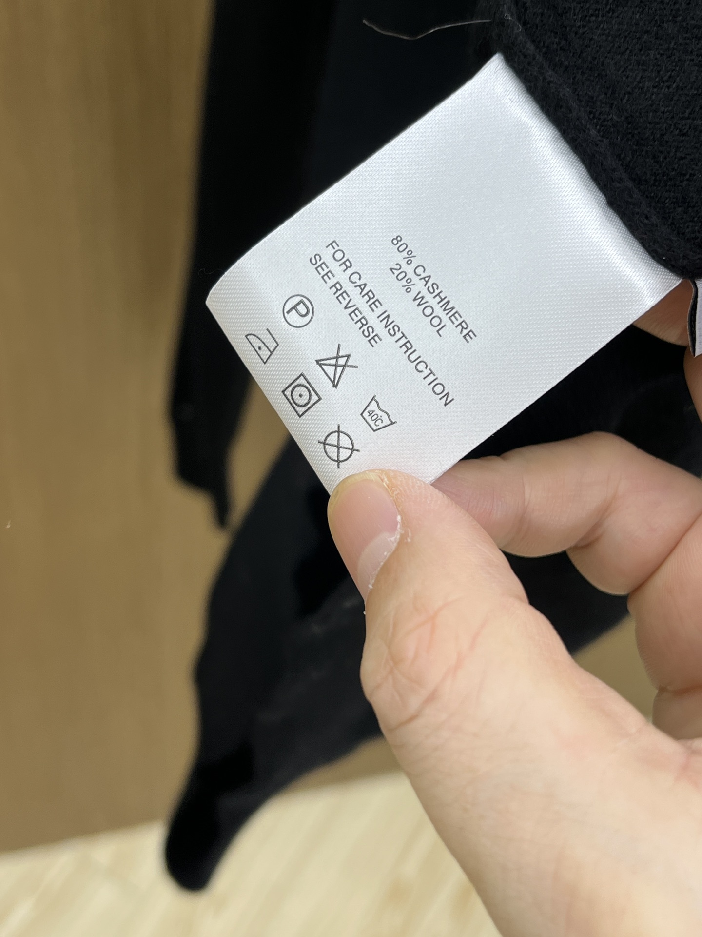 ZZ 秋冬新品贸易公司渠道稀出，领先官网发售！基础款纯色针织衫单穿叠穿的好选择，修身显瘦的合身版型款式简