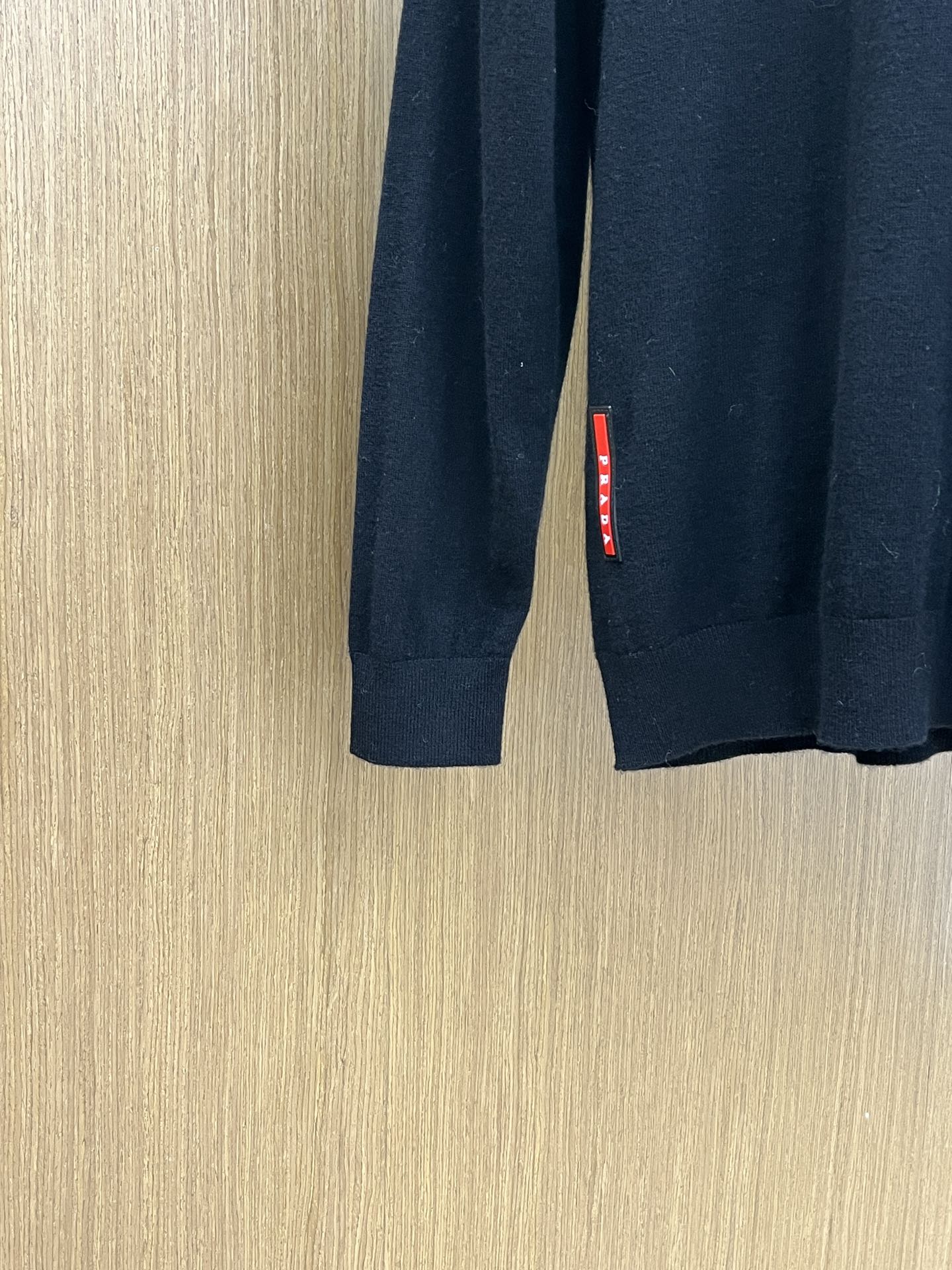 PD 秋冬新品贸易公司渠道稀出，领先官网发售！基础款纯色针织衫单穿叠穿的好选择，修身显瘦的合身版型款式简