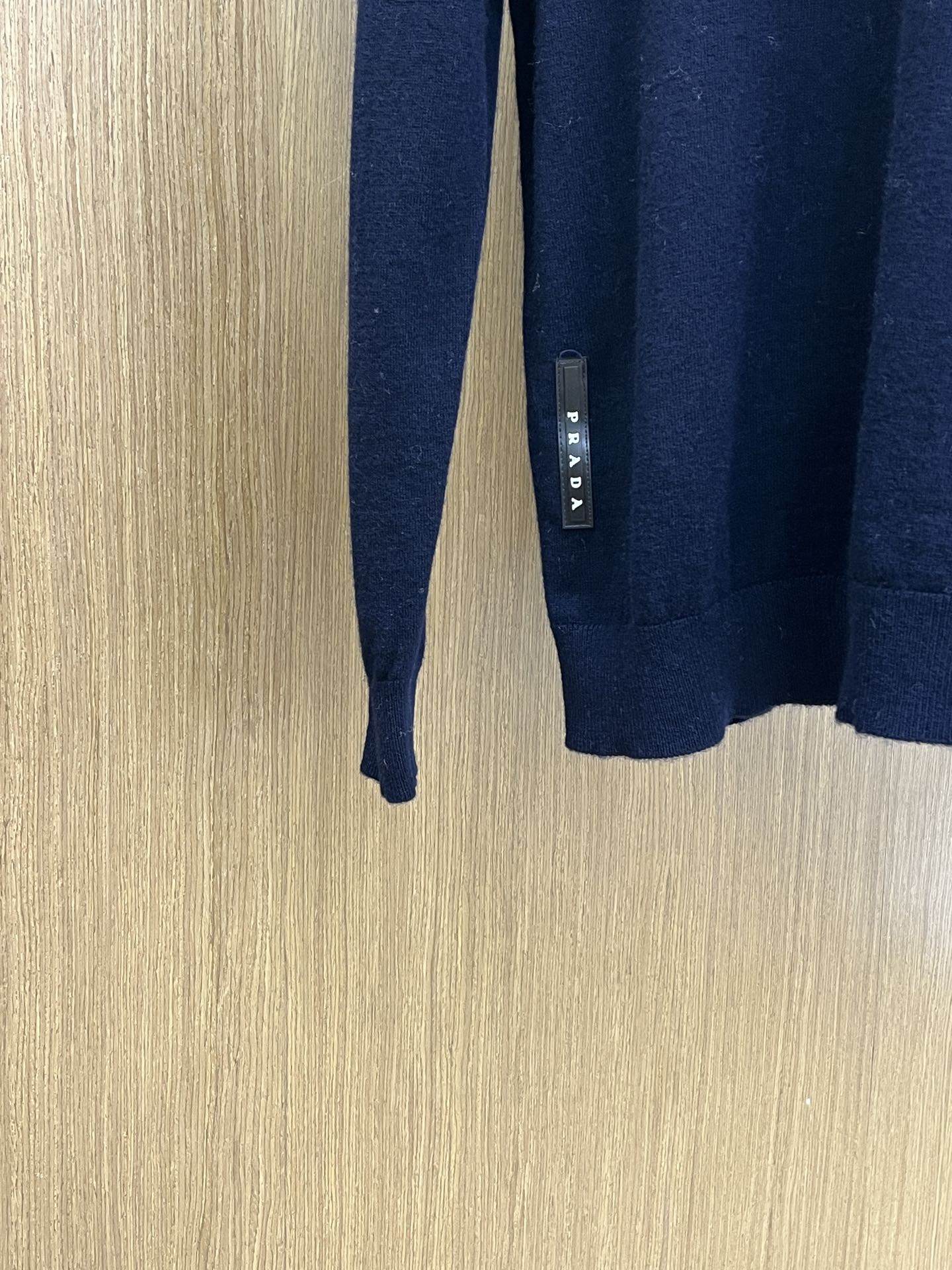 PD 秋冬新品贸易公司渠道稀出，领先官网发售！基础款纯色针织衫单穿叠穿的好选择，修身显瘦的合身版型款式简