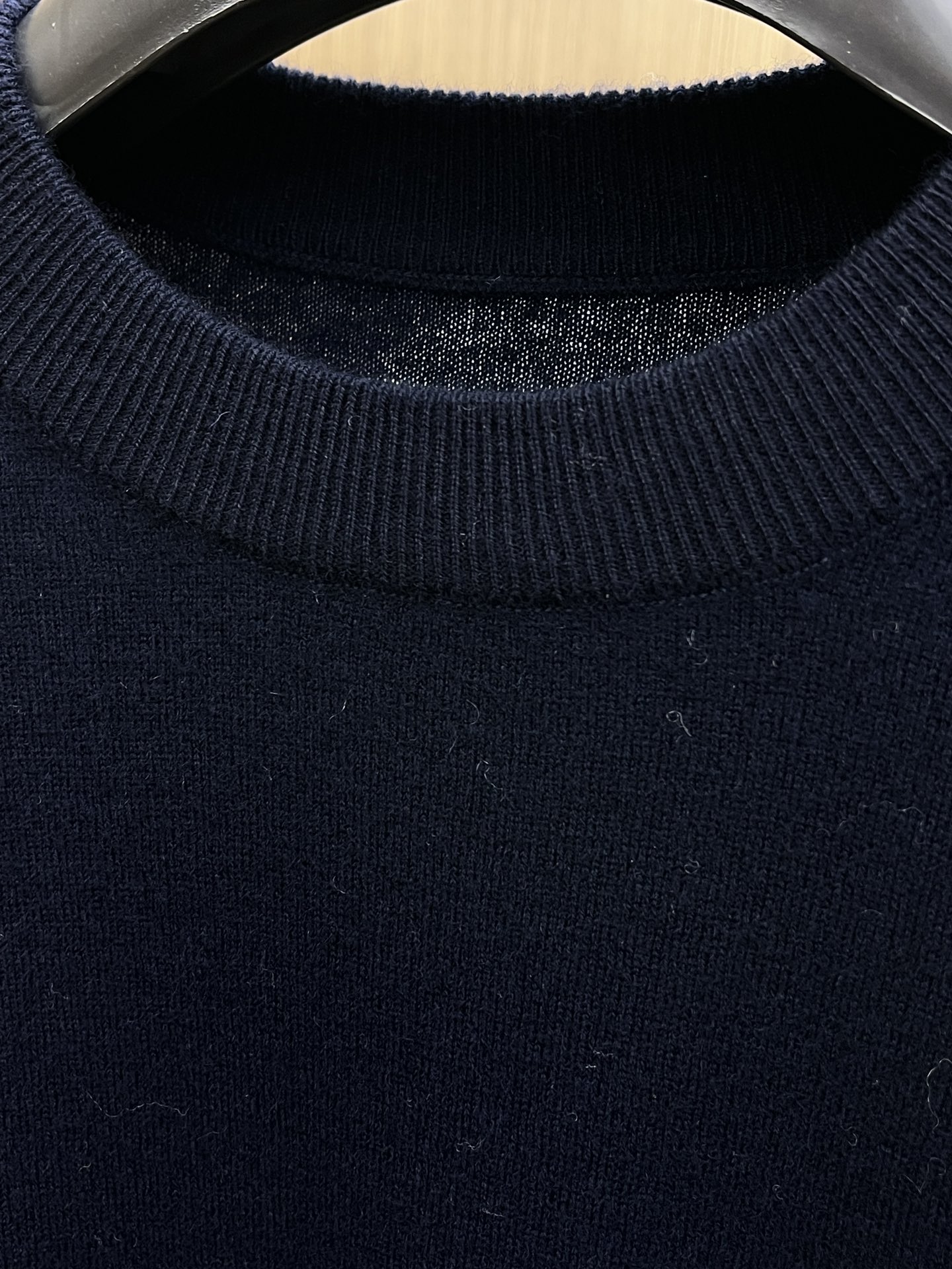 PD 秋冬新品贸易公司渠道稀出，领先官网发售！基础款纯色针织衫单穿叠穿的好选择，修身显瘦的合身版型款式简