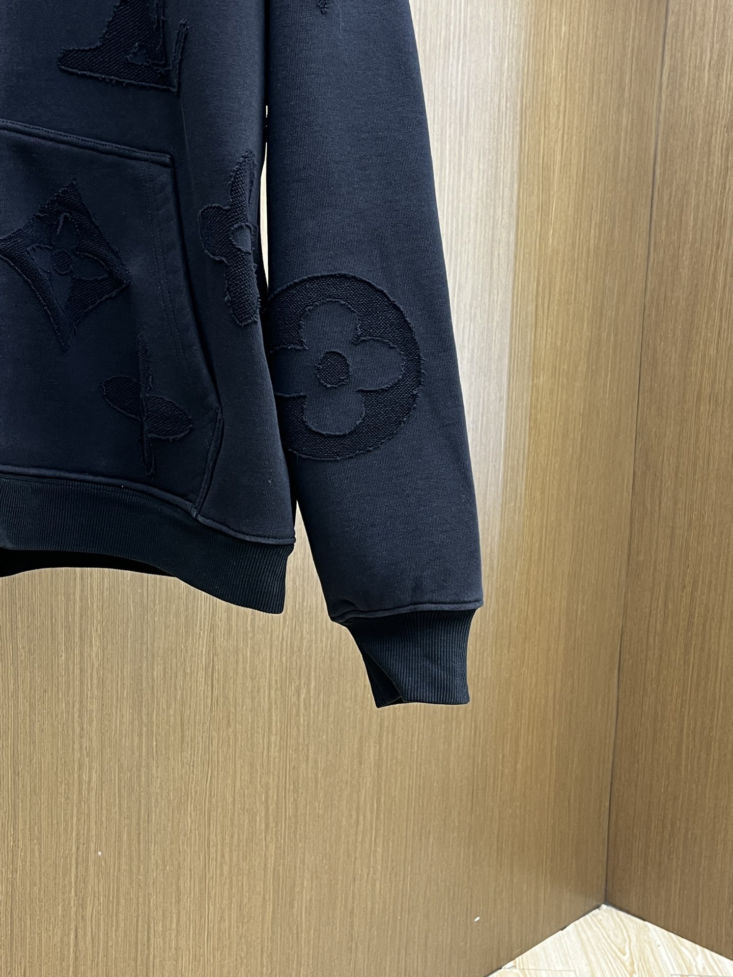 秋冬 LV🔥GW新款全身定制字母烧花毛巾绣拉链连帽夹克外套 内里加绒LV全身毛巾绣超高成本 定制爽滑面料