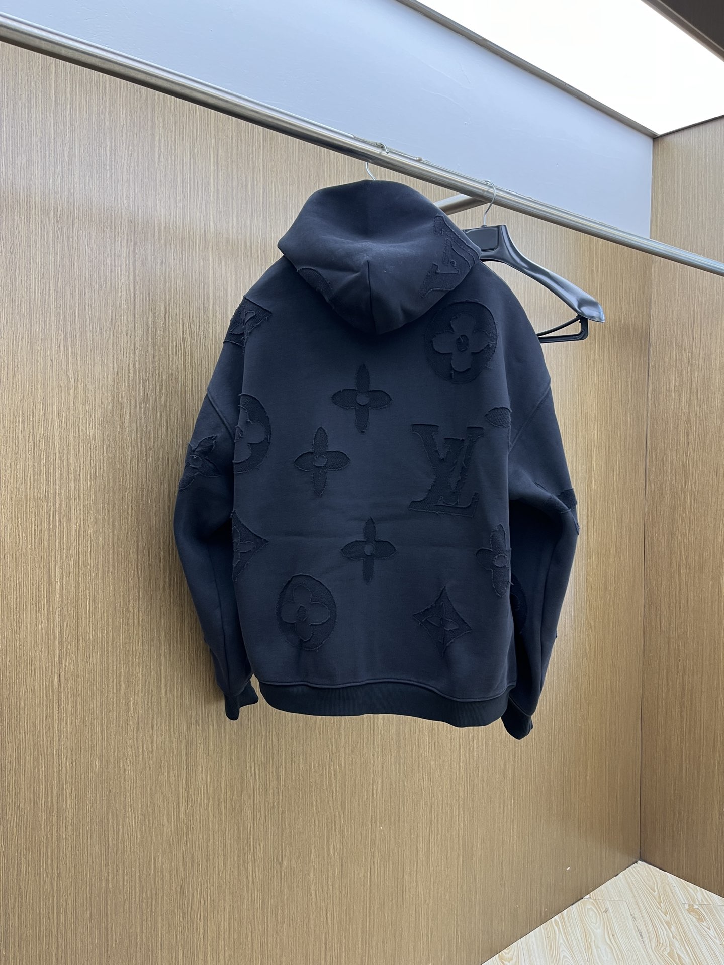 秋冬 LV🔥GW新款全身定制字母烧花毛巾绣拉链连帽夹克外套 内里加绒LV全身毛巾绣超高成本 定制爽滑面料