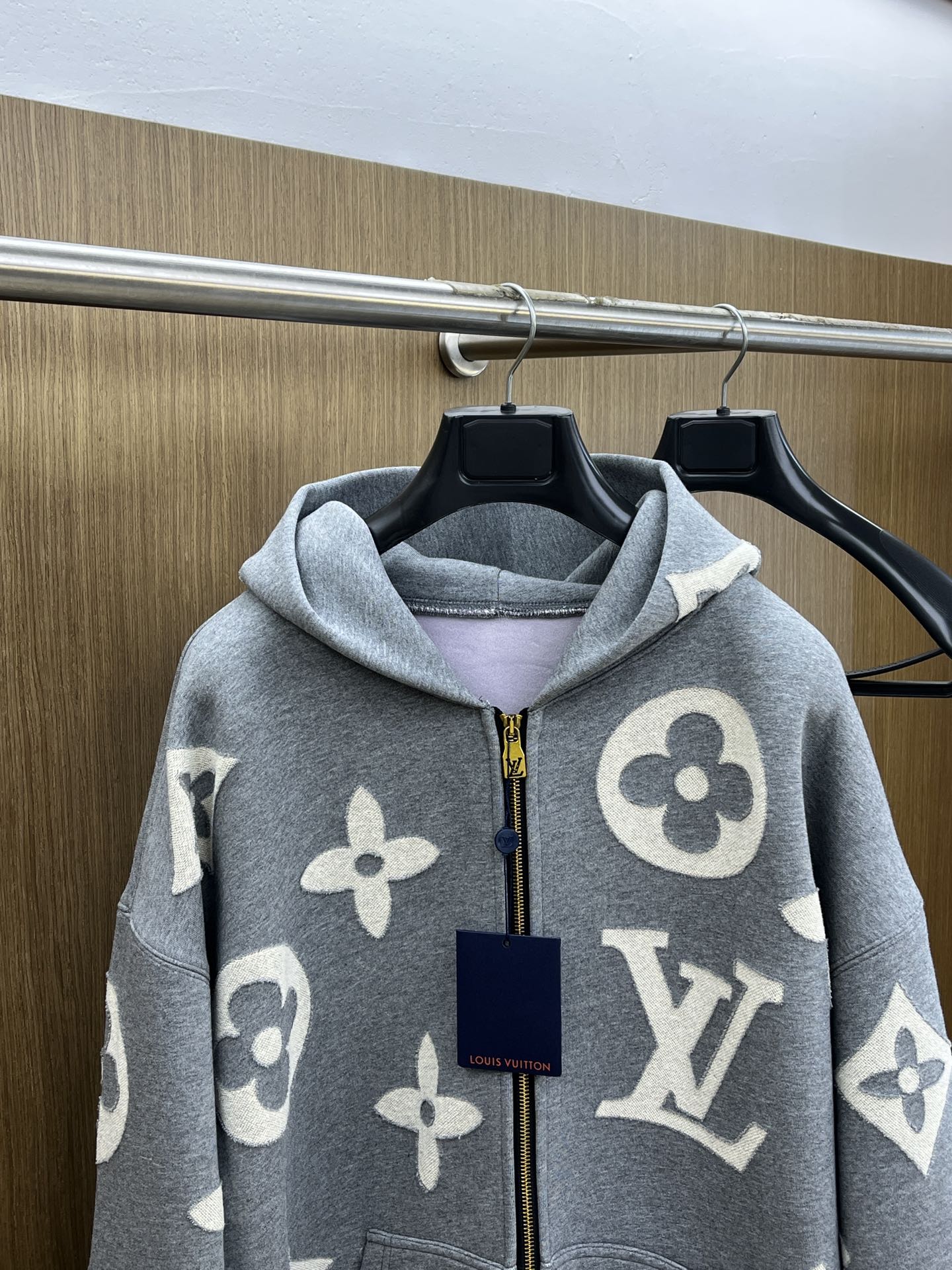 秋冬 LV🔥GW新款全身定制字母烧花毛巾绣拉链连帽夹克外套 内里加绒LV全身毛巾绣超高成本 定制爽滑面料