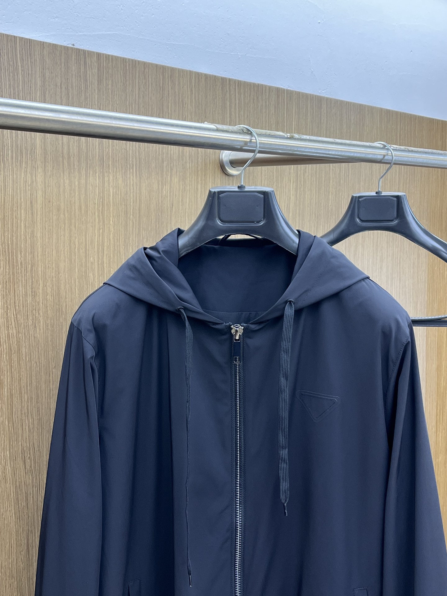 秋冬 PD🔥GW新品连帽夹克外套 品牌LOGO细节科技感、聚酯纤维面料 带弹力穿着舒适、简约时尚、a60