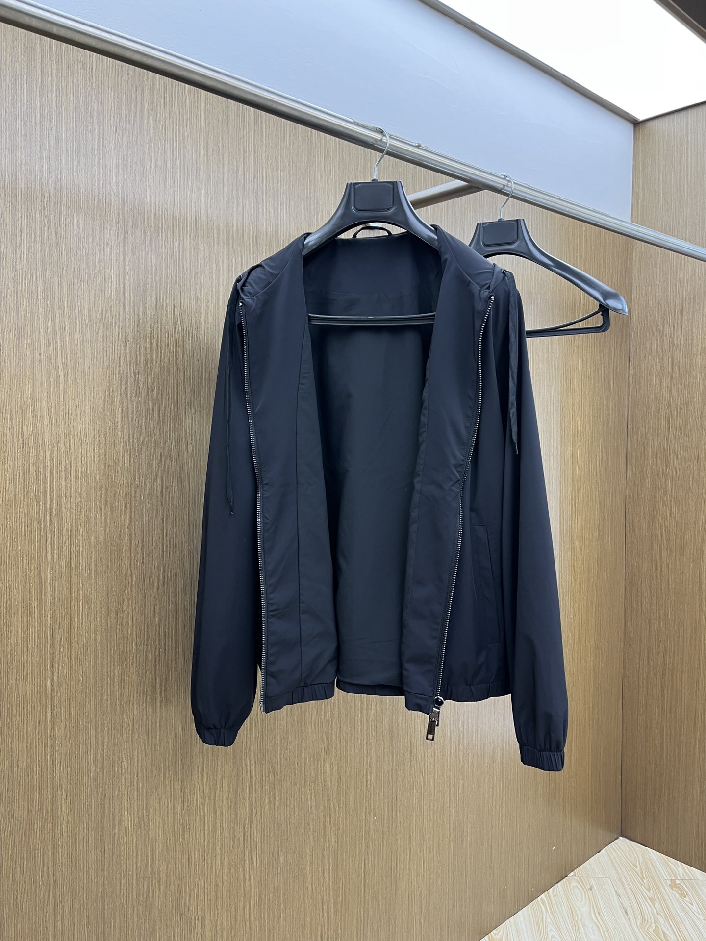 秋冬 PD🔥GW新品连帽夹克外套 品牌LOGO细节科技感、聚酯纤维面料 带弹力穿着舒适、简约时尚、a60