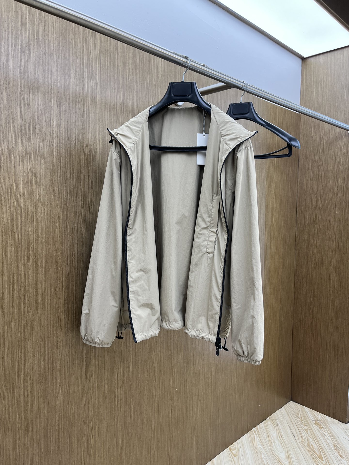 秋冬 BBR 🔥GW新品连帽夹克外套 品牌LOGO细节科技感、聚酯纤维面料 带弹力穿着舒适、简约时尚、a