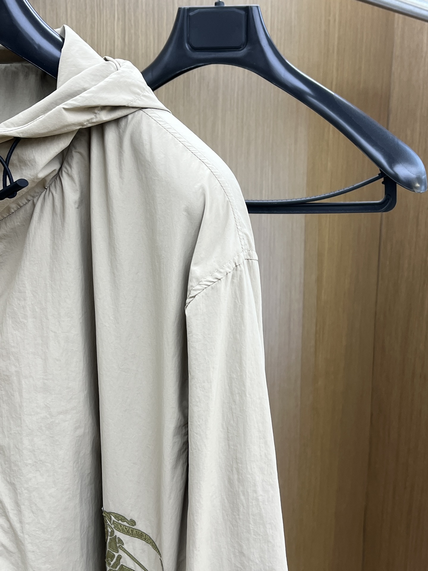 秋冬 BBR 🔥GW新品连帽夹克外套 品牌LOGO细节科技感、聚酯纤维面料 带弹力穿着舒适、简约时尚、a