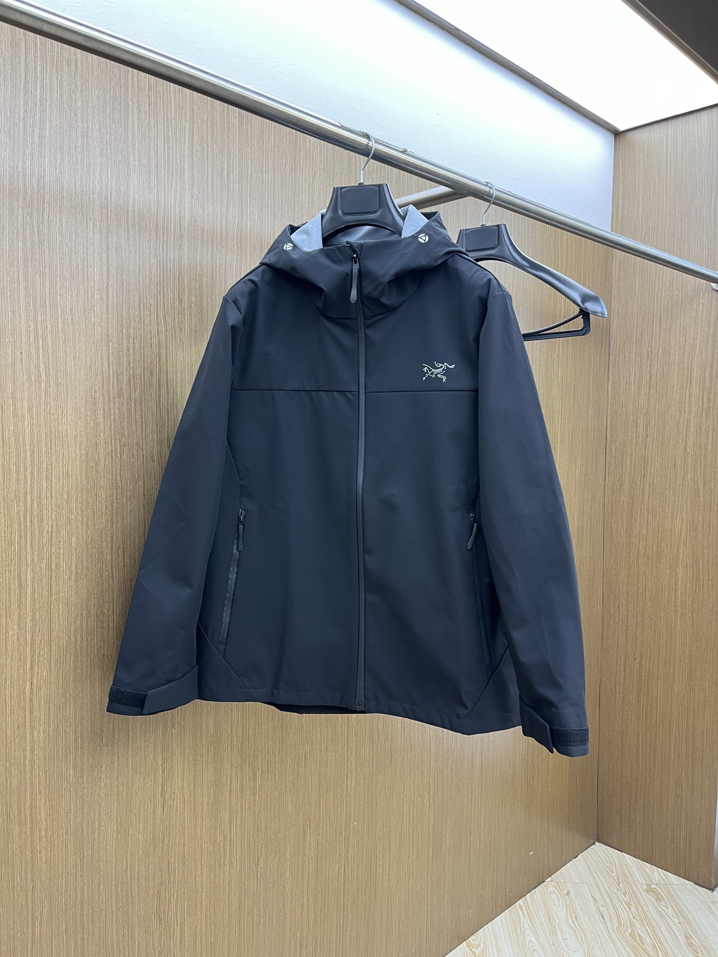 秋冬Arcteryx/始祖鸟 2025春秋新款软壳立领夹克冲锋衣外套这款GAMMALT夹克采用轻薄耐磨的