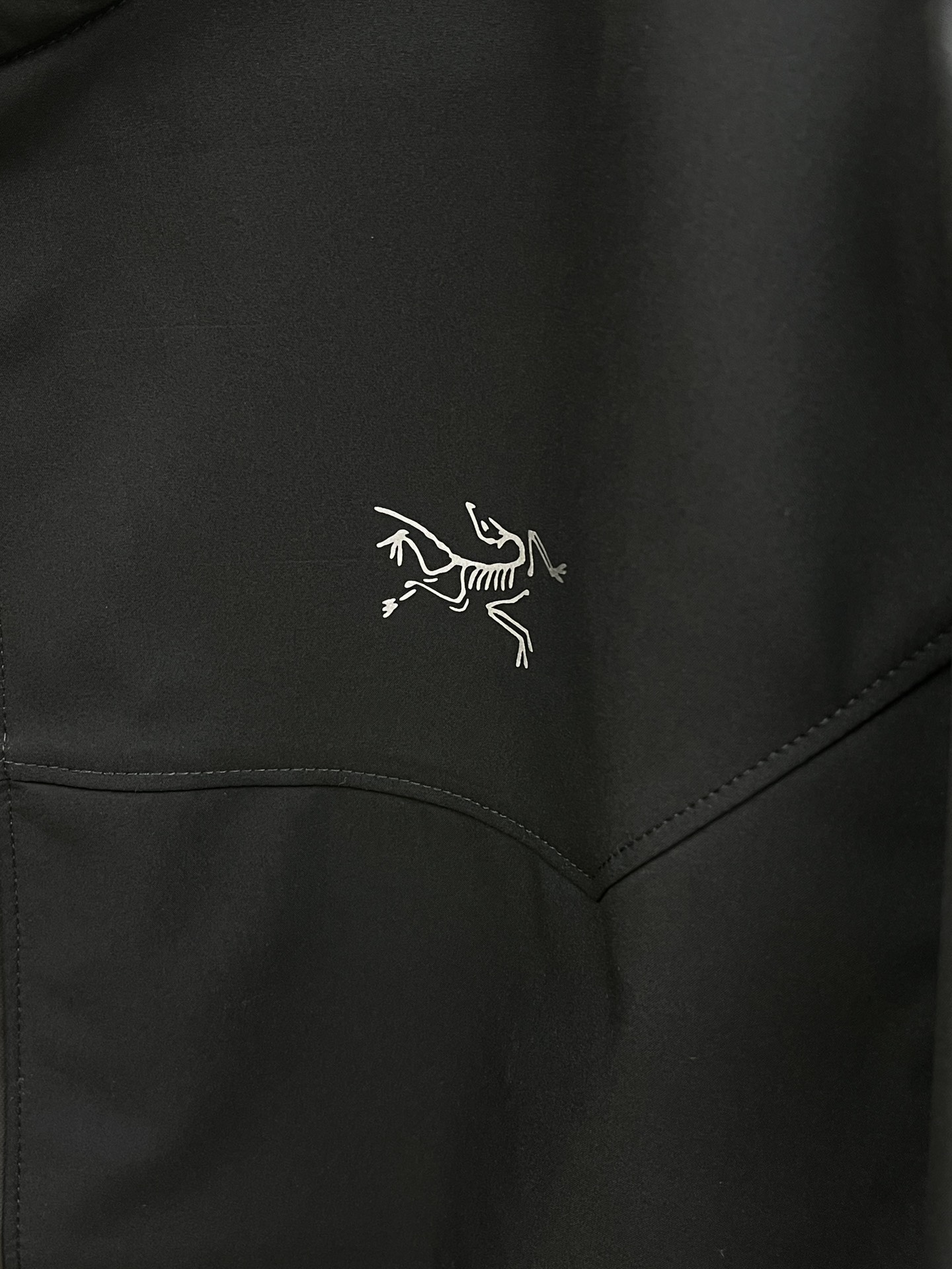 秋冬Arcteryx/始祖鸟 2025春秋新款软壳立领夹克冲锋衣外套这款GAMMALT夹克采用轻薄耐磨的