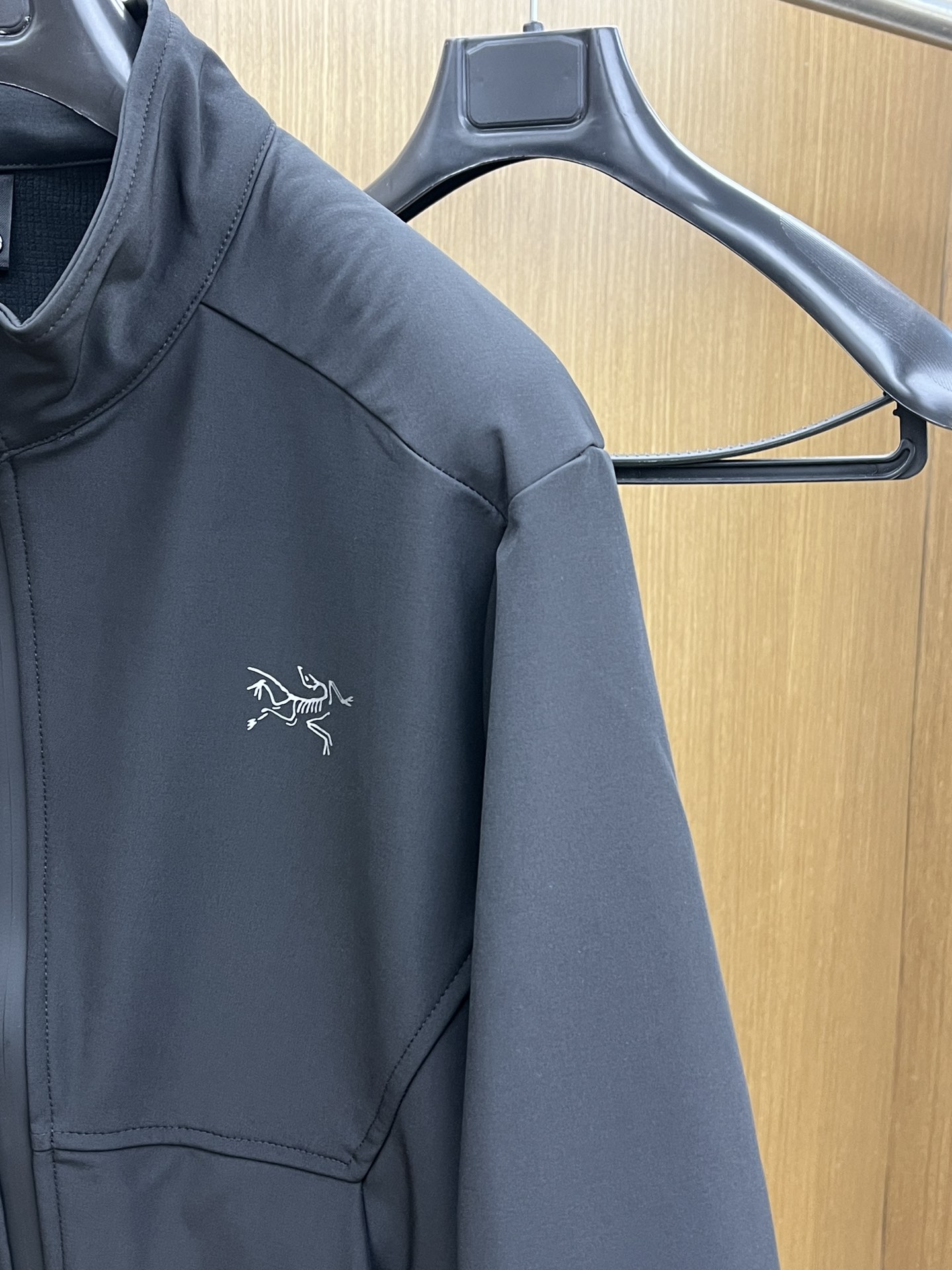 秋冬Arcteryx/始祖鸟 2025春秋新款软壳立领夹克冲锋衣外套这款GAMMALT夹克采用轻薄耐磨的