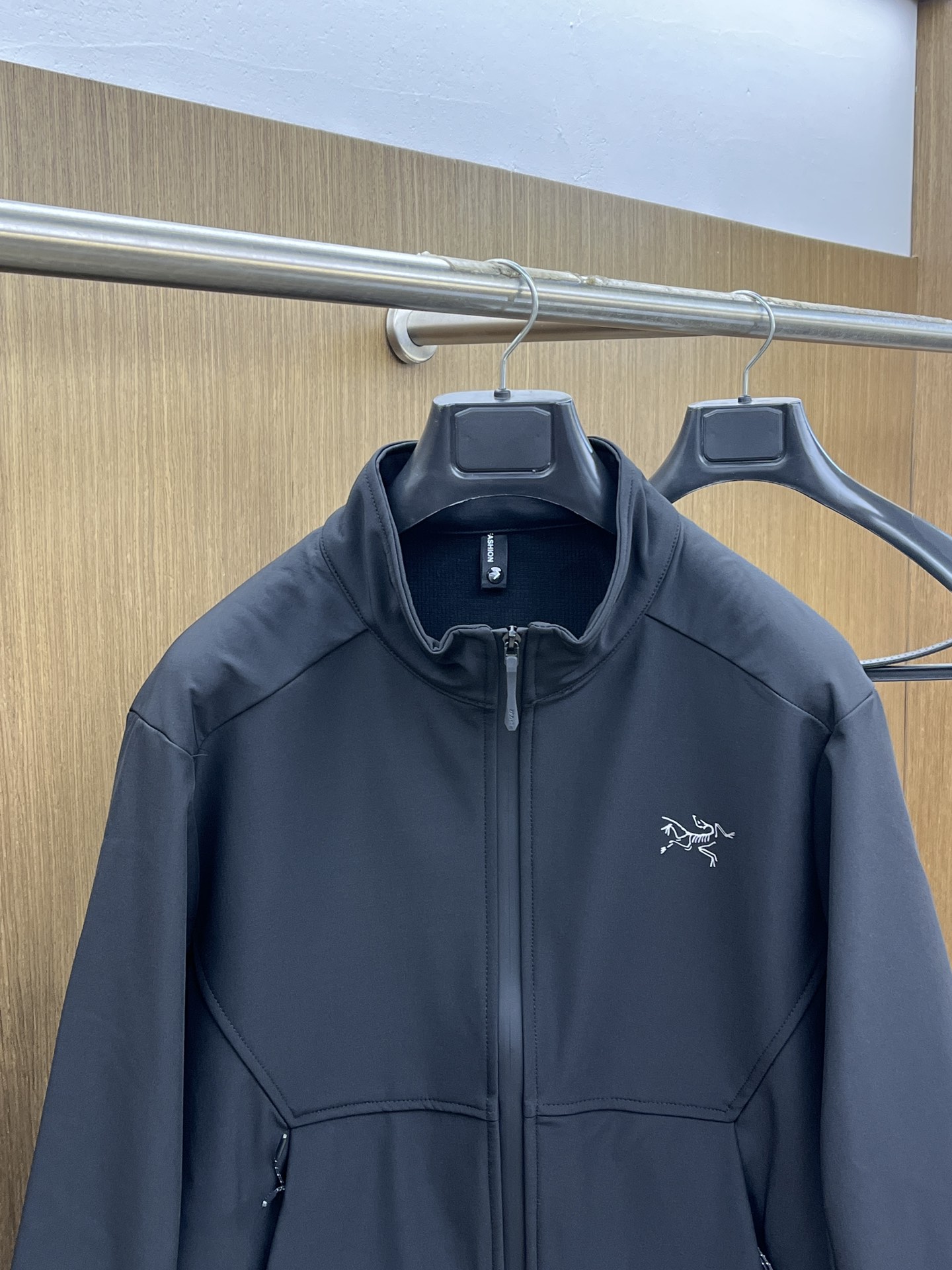 秋冬Arcteryx/始祖鸟 2025春秋新款软壳立领夹克冲锋衣外套这款GAMMALT夹克采用轻薄耐磨的