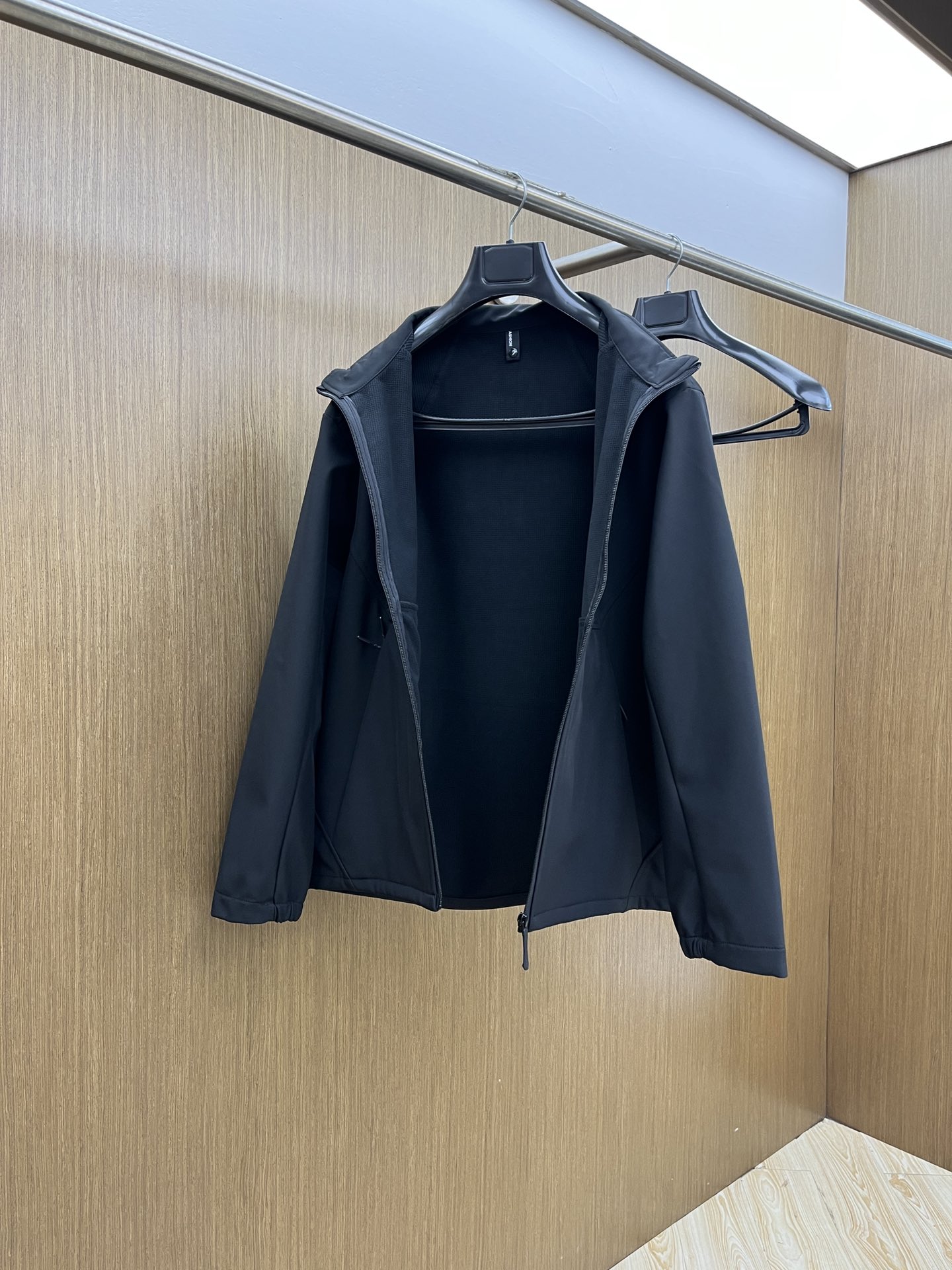 秋冬Arcteryx/始祖鸟 2025春秋新款软壳立领夹克冲锋衣外套这款GAMMALT夹克采用轻薄耐磨的