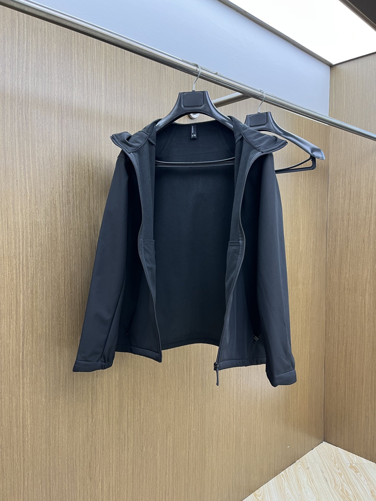 秋冬Arcteryx/始祖鸟 2025春秋新款软壳立领夹克冲锋衣外套这款GAMMALT夹克采用轻薄耐磨的