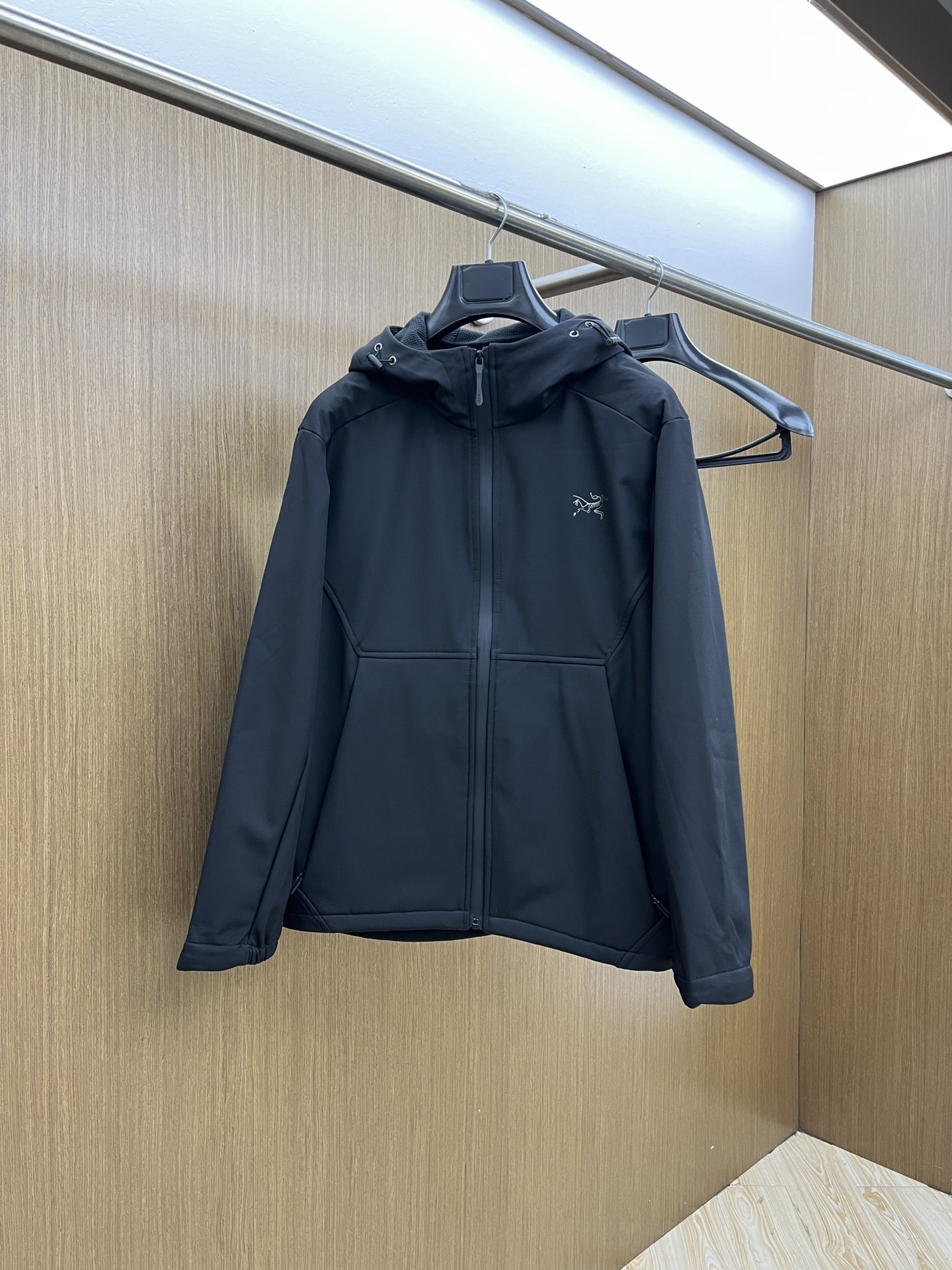 秋冬Arcteryx/始祖鸟 2025春秋新款软壳立领夹克冲锋衣外套这款GAMMALT夹克采用轻薄耐磨的