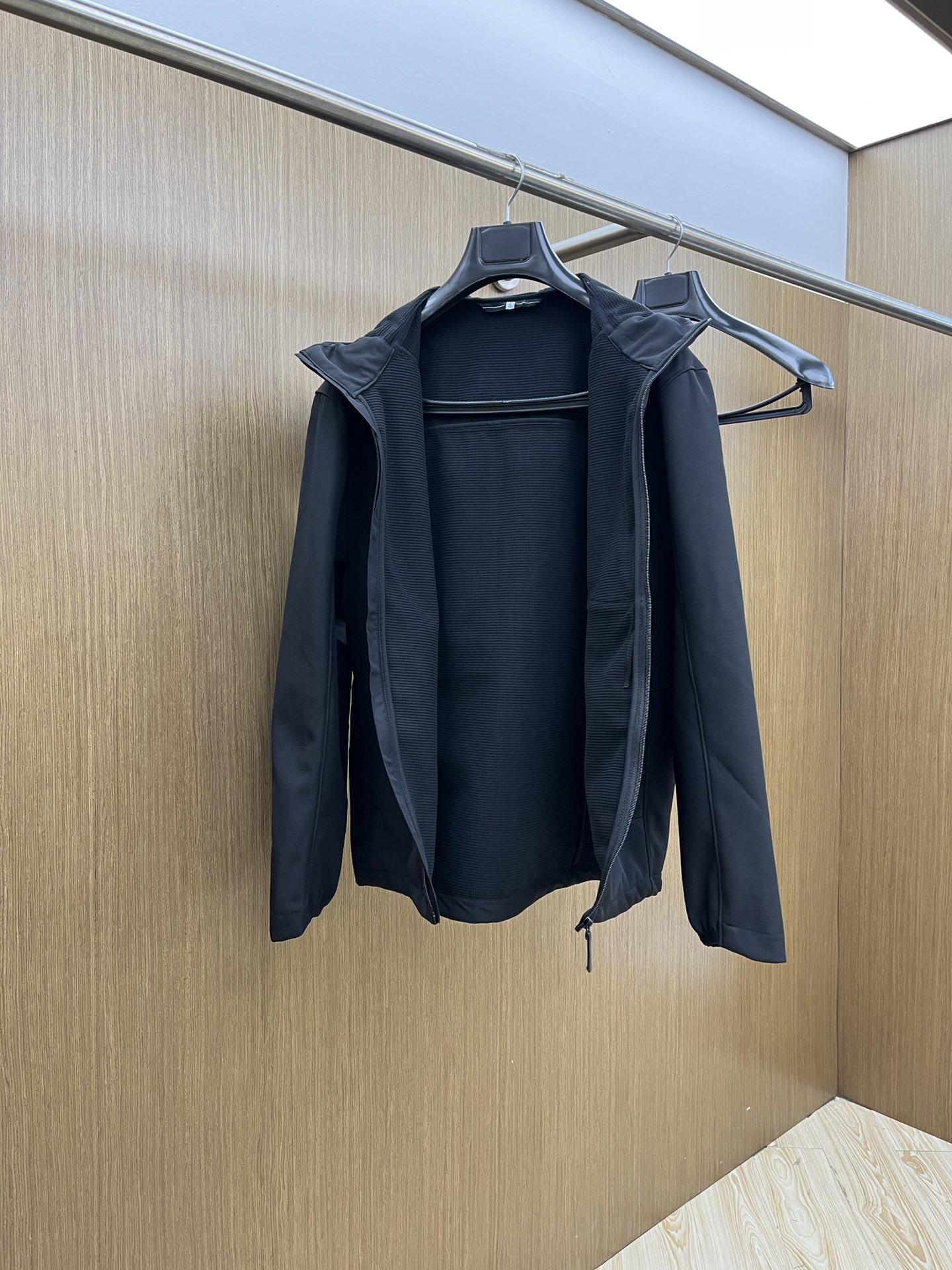 秋冬Arcteryx/始祖鸟 2025春秋新款软壳立领夹克冲锋衣外套这款GAMMALT夹克采用轻薄耐磨的