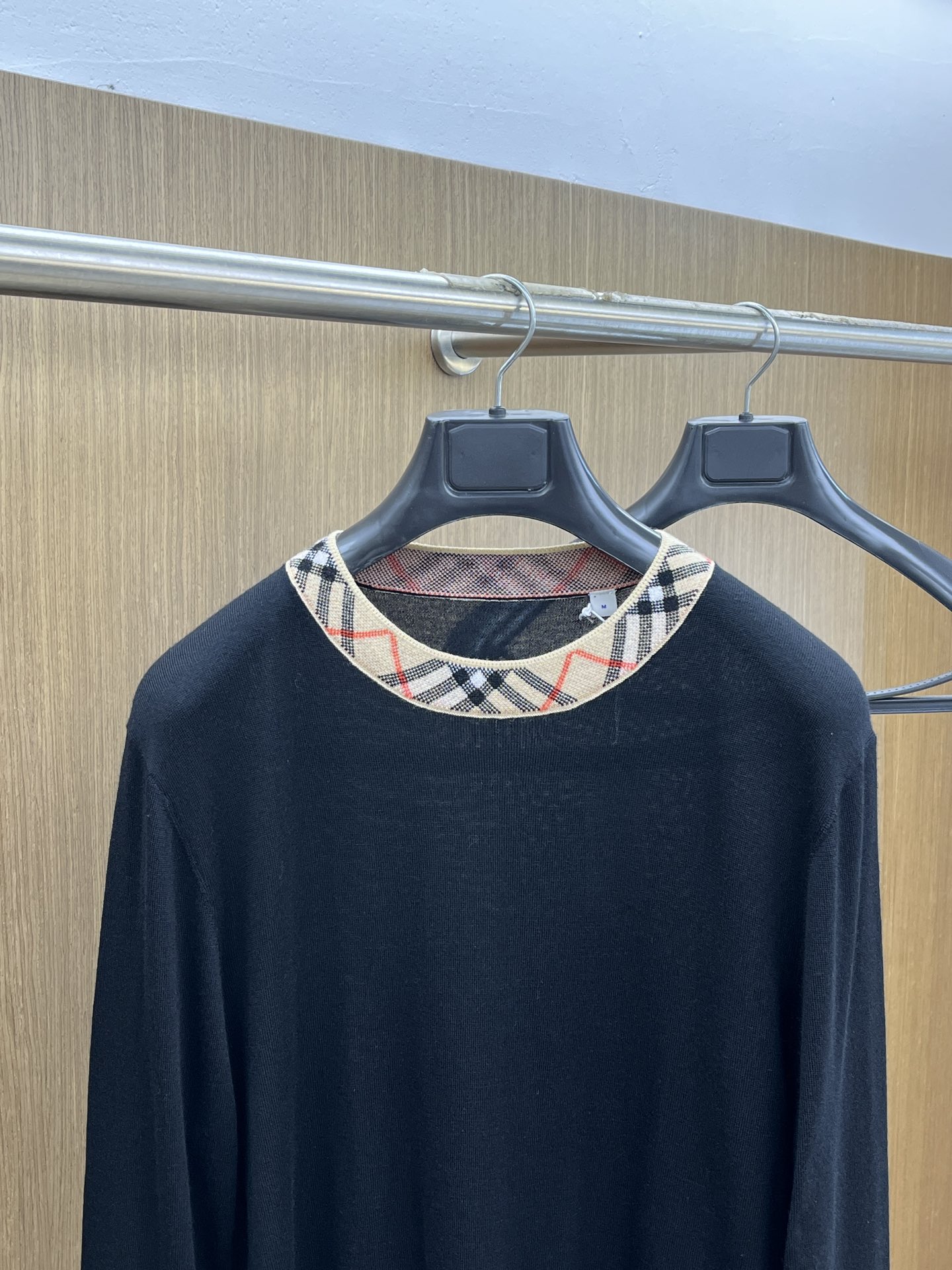 秋冬 BBR 🔥GW新款长袖毛衣 领口格纹细节BBR 精纺羊毛毛衣针织衫 面料质感很好 品质杠杠的 a6