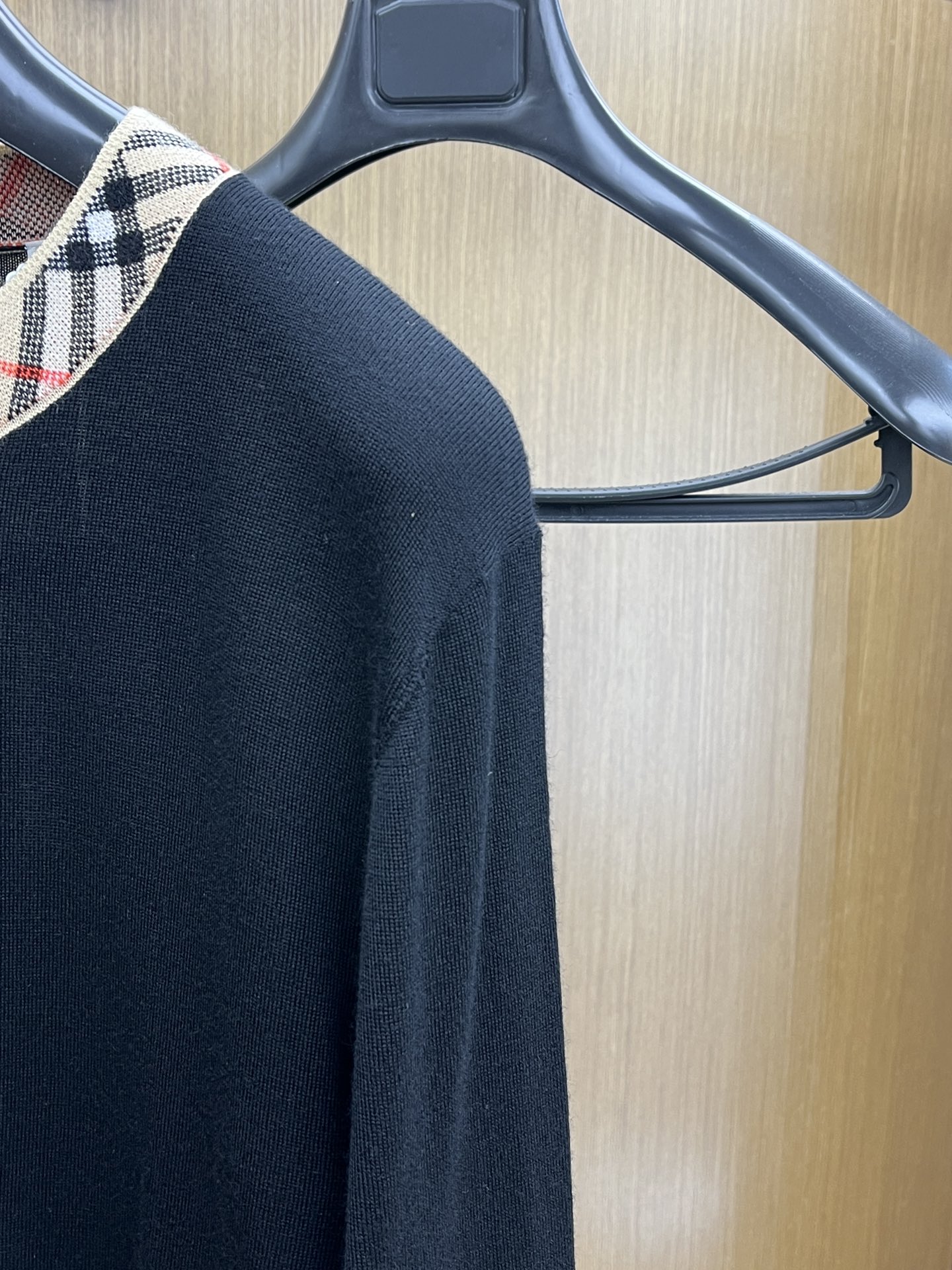 秋冬 BBR 🔥GW新款长袖毛衣 领口格纹细节BBR 精纺羊毛毛衣针织衫 面料质感很好 品质杠杠的 a6