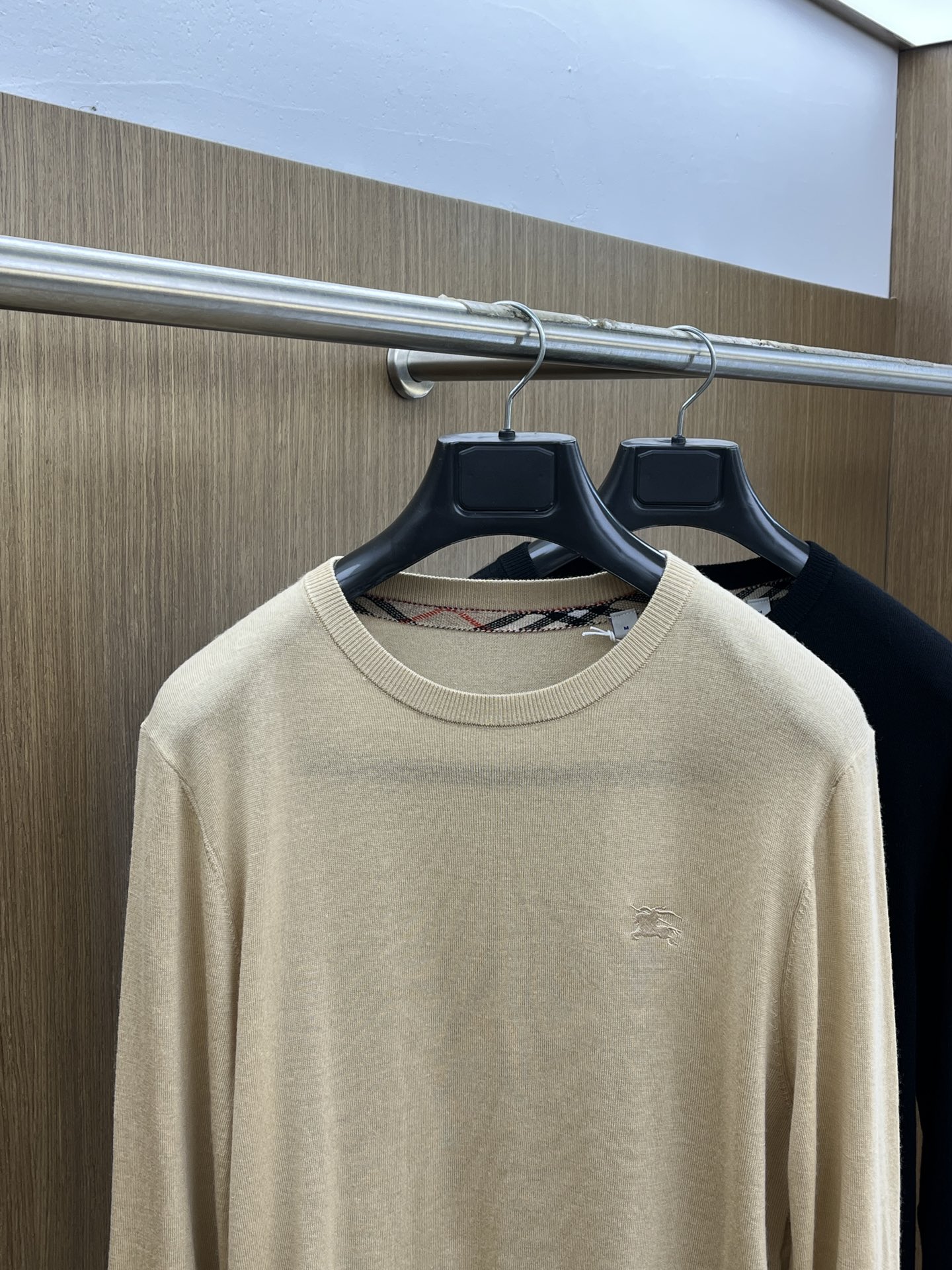 秋冬 BBR 🔥GW新款长袖毛衣 胸口精致logo战马刺绣细节 精纺羊毛毛衣针织衫 面料质感很好 品质杠