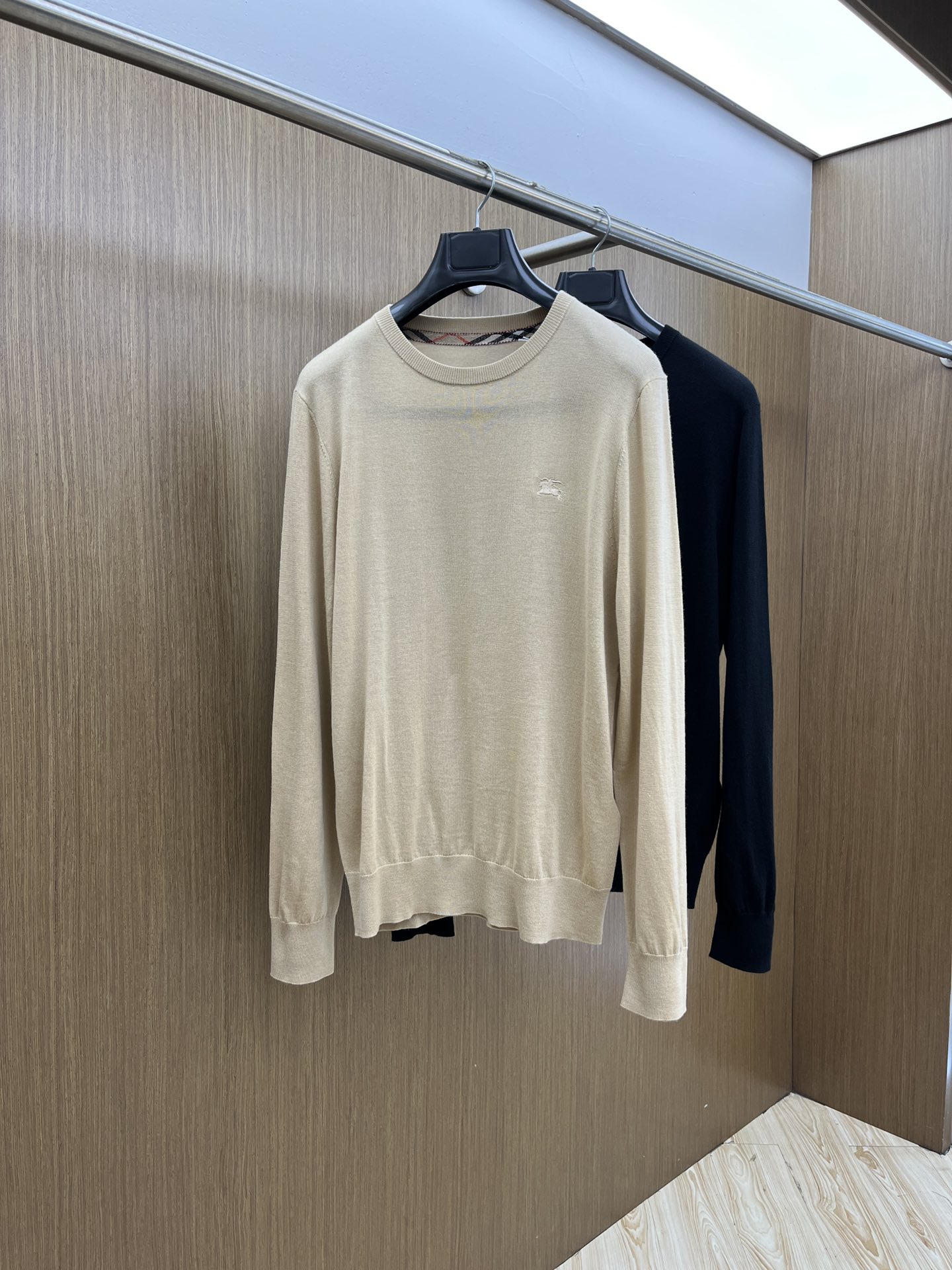 秋冬 BBR 🔥GW新款长袖毛衣 胸口精致logo战马刺绣细节 精纺羊毛毛衣针织衫 面料质感很好 品质杠