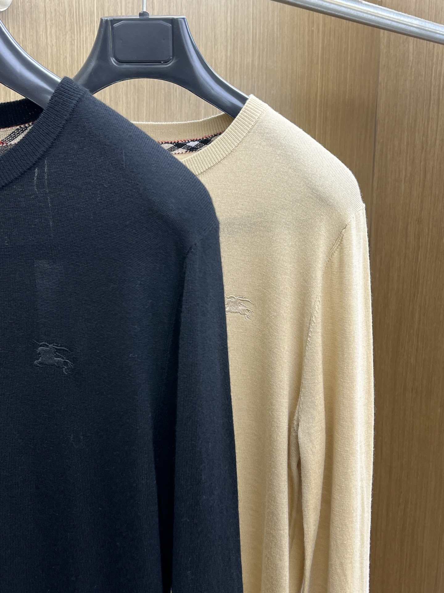 秋冬 BBR 🔥GW新款长袖毛衣 胸口精致logo战马刺绣细节 精纺羊毛毛衣针织衫 面料质感很好 品质杠