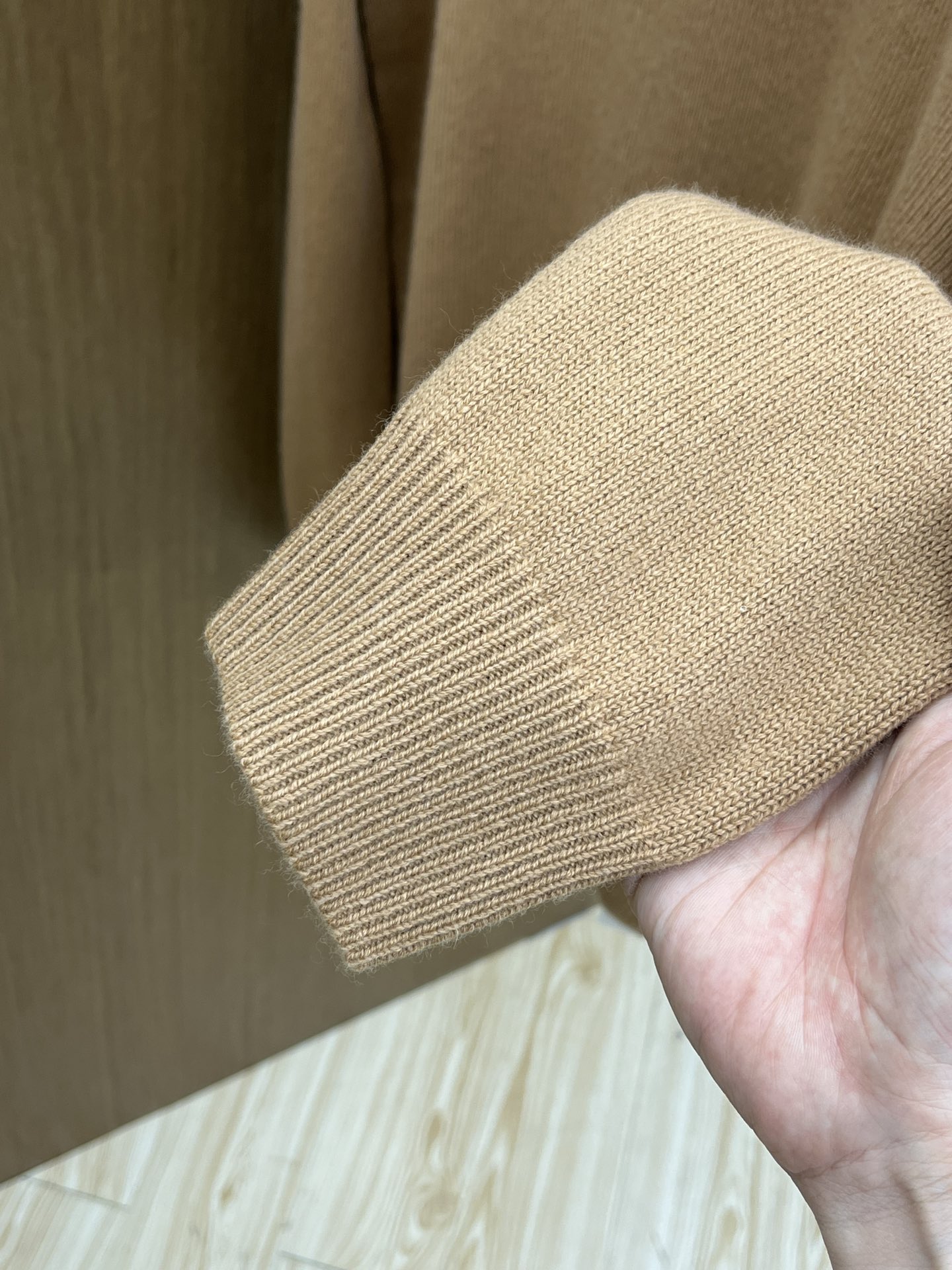 秋冬 PD 🔥GW新款长袖毛衣 胸口精致Prada logo刺绣细节 精纺羊毛毛衣针织衫 面料质感很好 