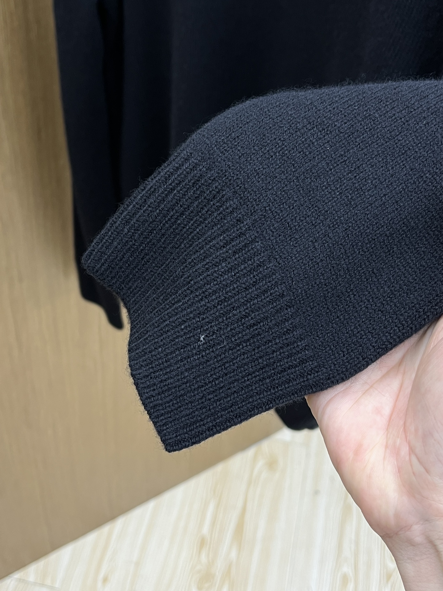 秋冬 PD 🔥GW新款长袖毛衣 胸口精致Prada logo刺绣细节 精纺羊毛毛衣针织衫 面料质感很好 