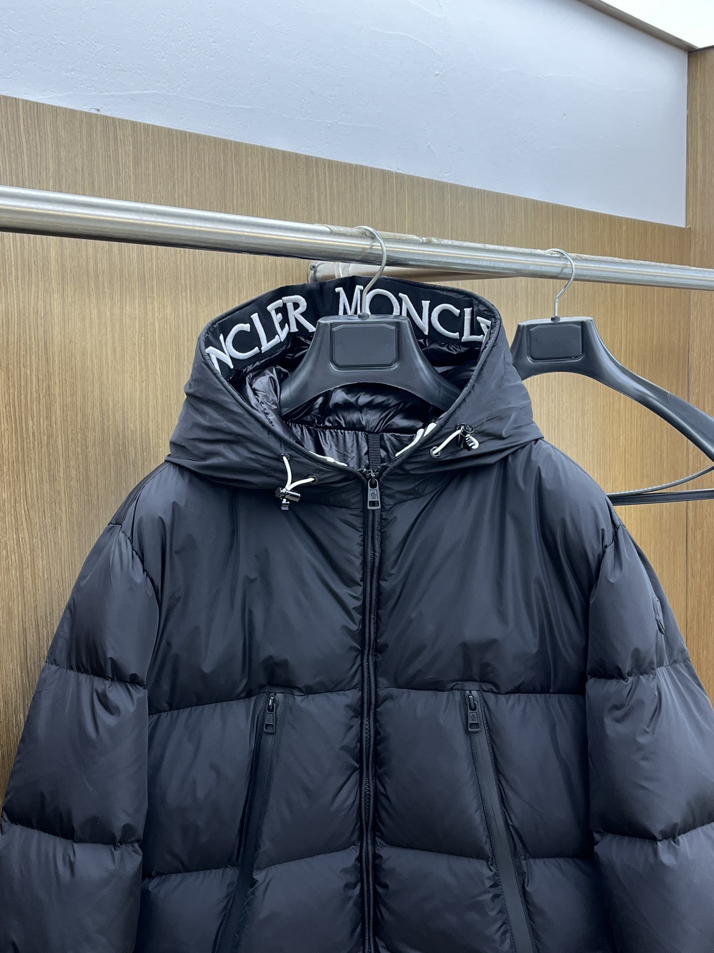 秋冬羽绒 Mon 🔥Gw经典款羽绒服外套黑标 秋冬爆款🆕羽绒服 原版订制五金配件全进口原版定制 欢迎对比