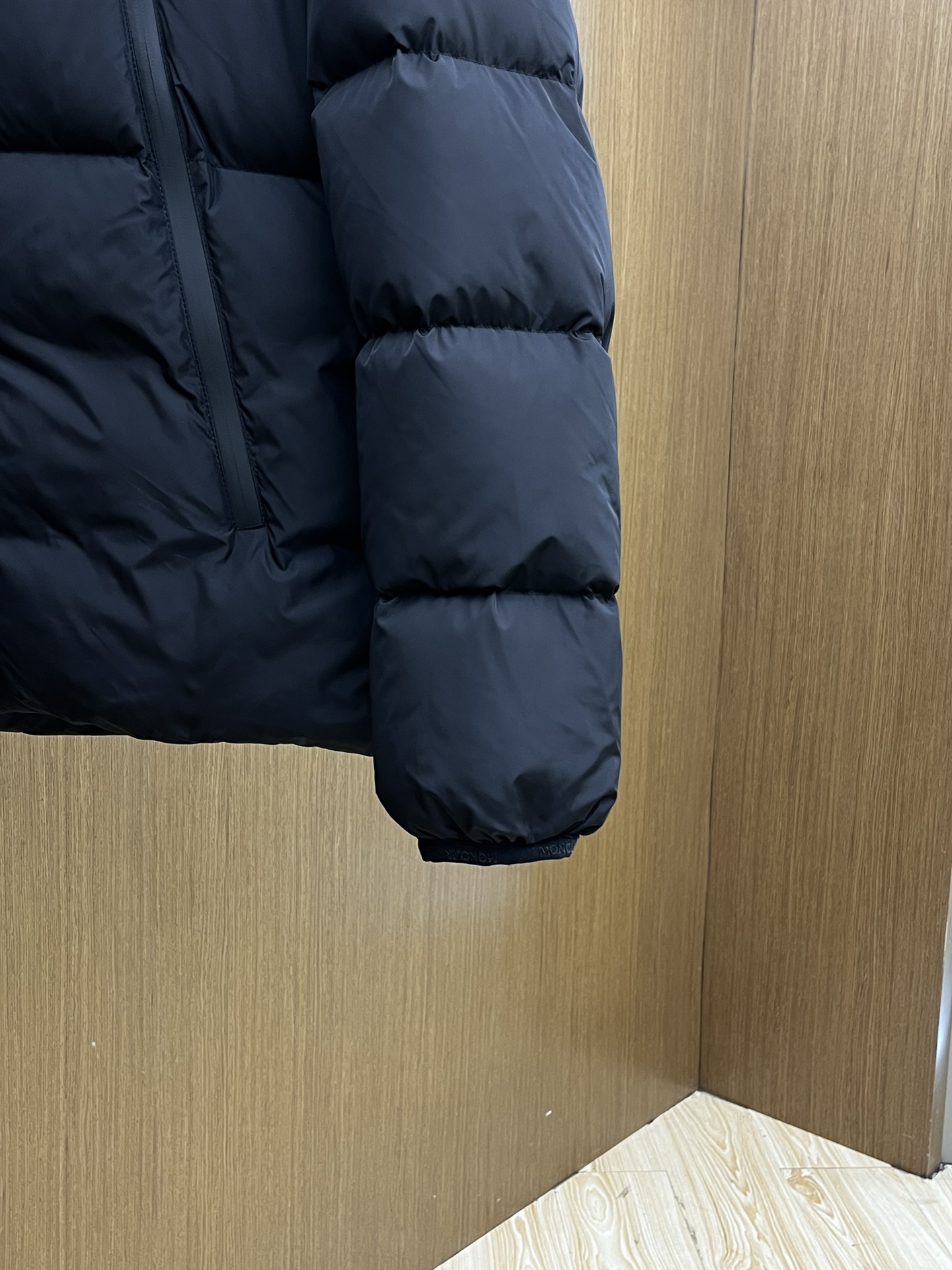 秋冬羽绒 Mon 🔥Gw经典款羽绒服外套黑标 秋冬爆款🆕羽绒服 原版订制五金配件全进口原版定制 欢迎对比