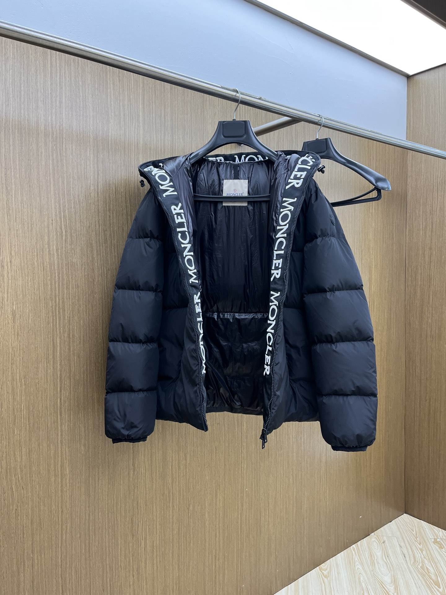 秋冬羽绒 Mon 🔥Gw经典款羽绒服外套黑标 秋冬爆款🆕羽绒服 原版订制五金配件全进口原版定制 欢迎对比