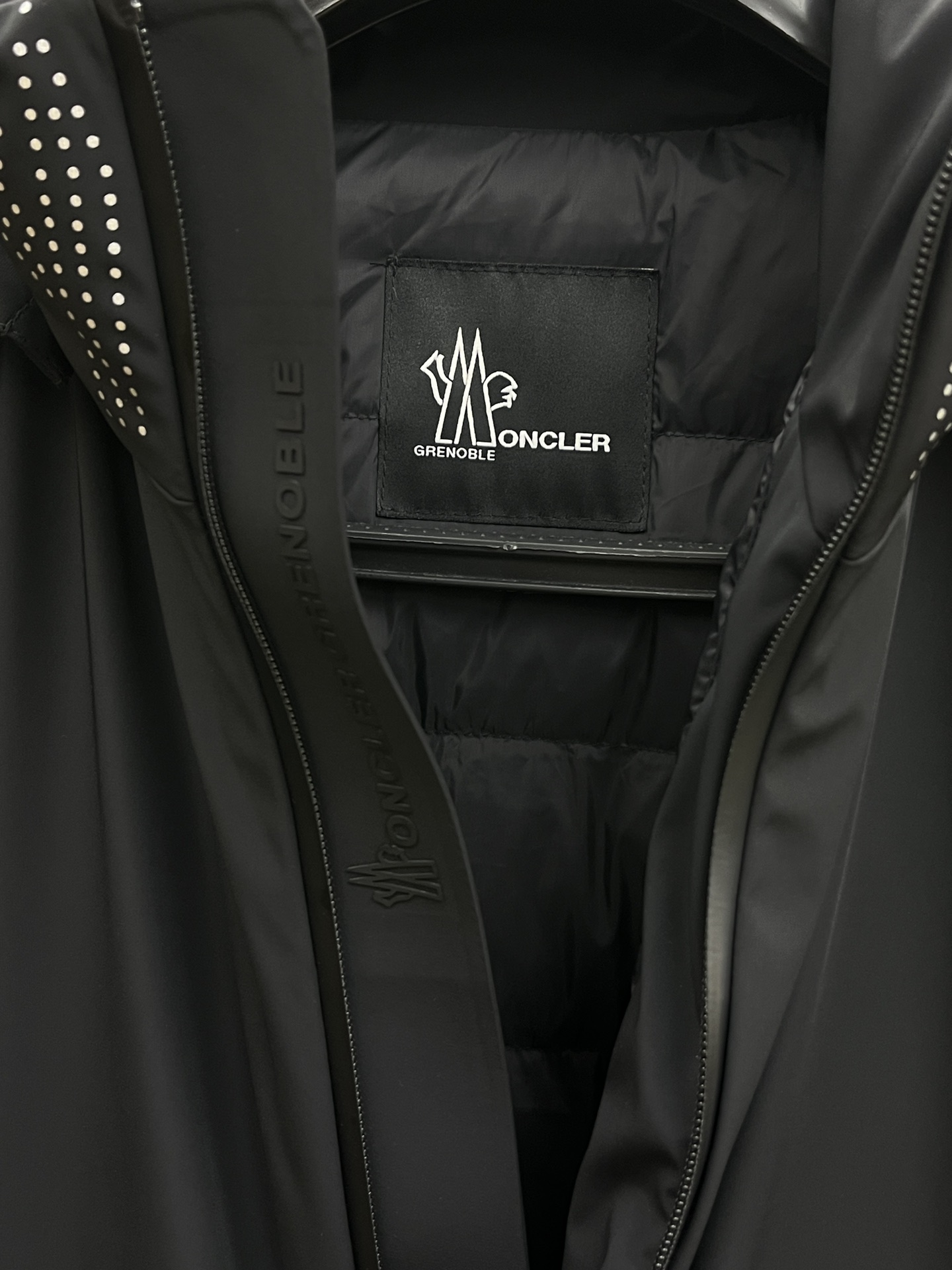 秋冬羽绒 Mon 🔥🔥羽绒服2025最新款时尚设计师款羽绒外套.（连帽可拆卸）处处细节显工艺足够的高级 