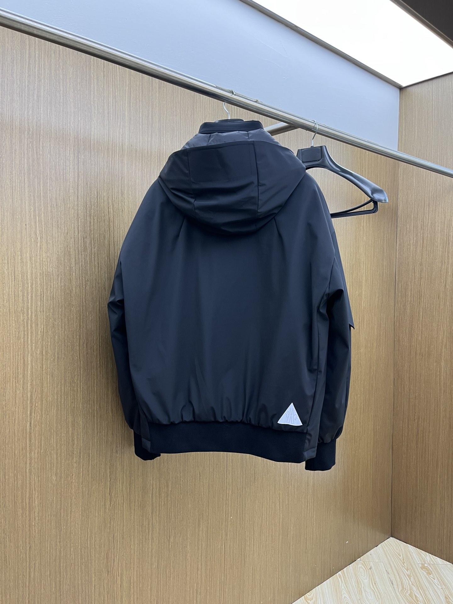 秋冬羽绒 Mon 🔥🔥羽绒服2025最新款时尚设计师款羽绒外套.（连帽可拆卸）处处细节显工艺足够的高级 